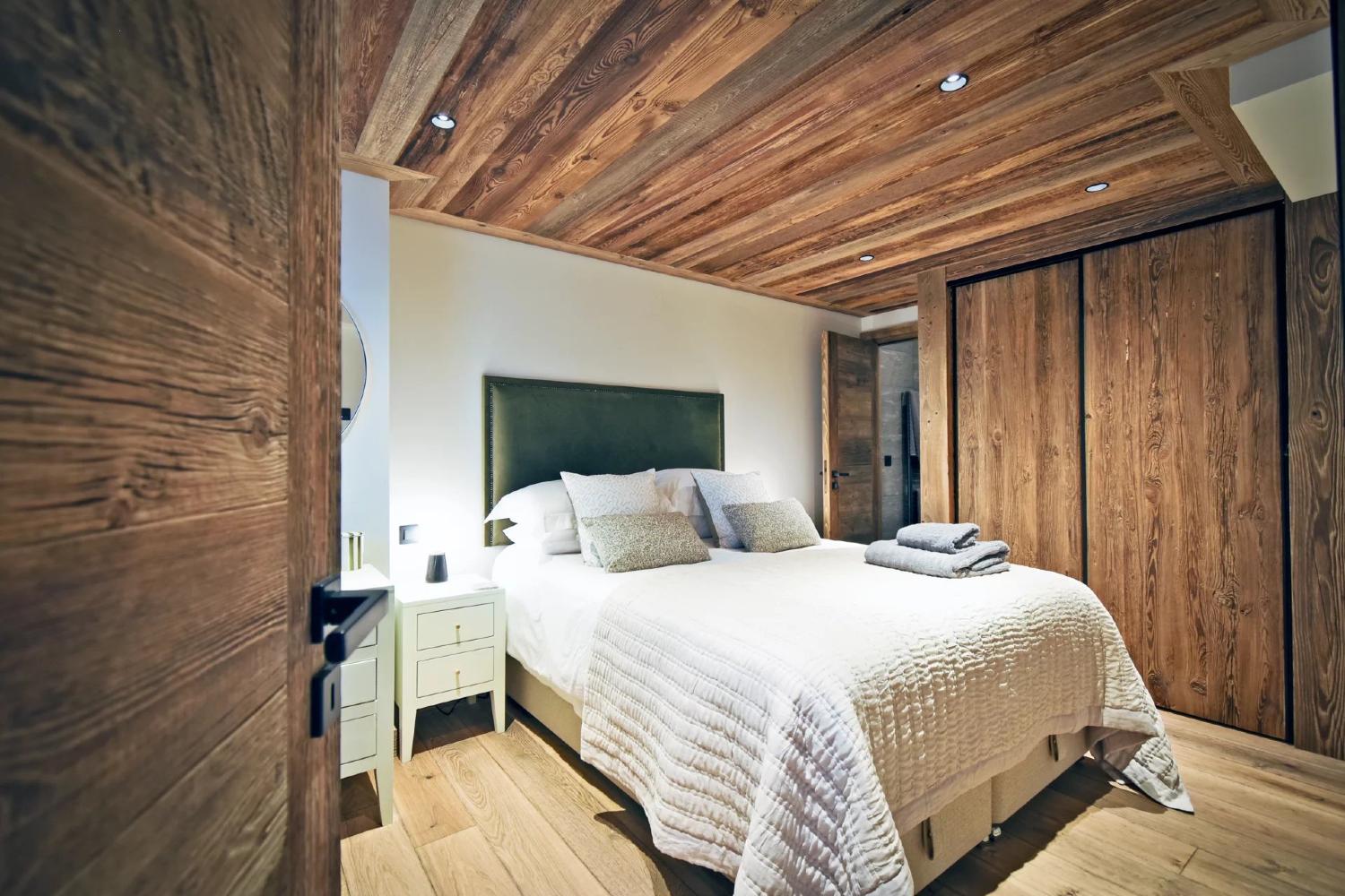 5c285bb6-b766-464f-8bde-5dce4dc8e648-1451050