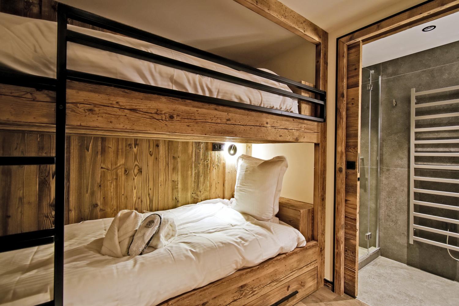 5c28a88f-2453-4722-994d-39ad251636a5-1450769