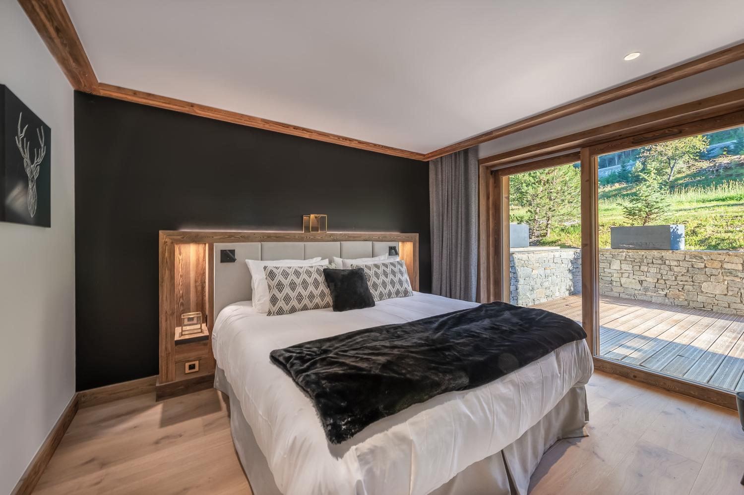 5ea67f07-2d00-442c-b335-5243b10847e8-1451487