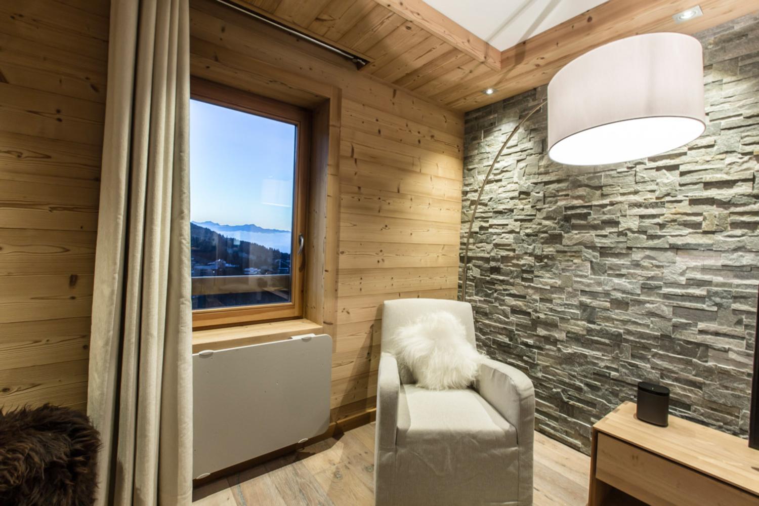 5whistler-app04-8-1147568