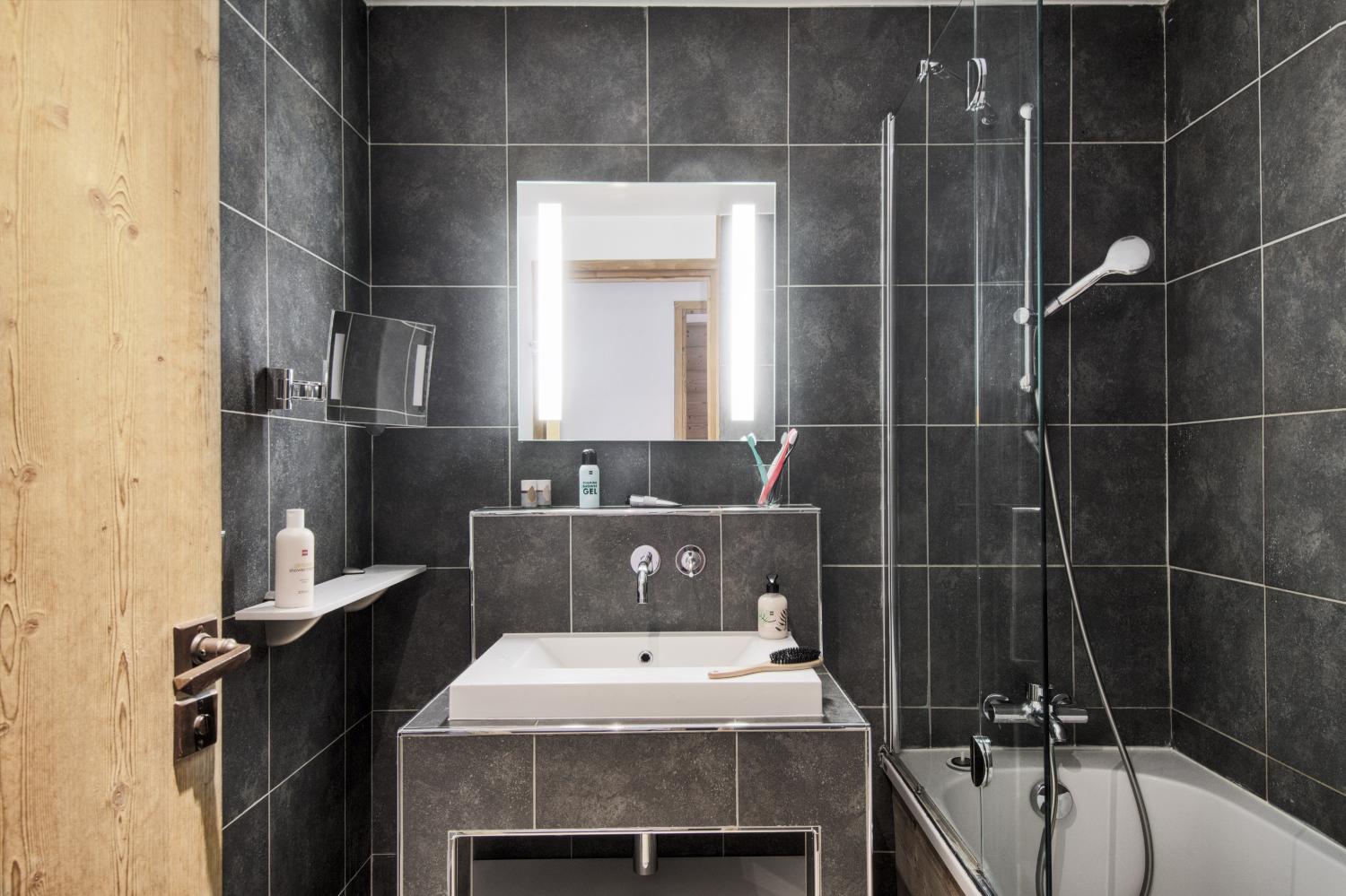 6-bathroom-3-bedrooms-chalet-du-forum-1038680