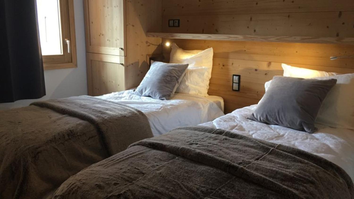 6105216-chalet-monte-corona-bedroom-1267180