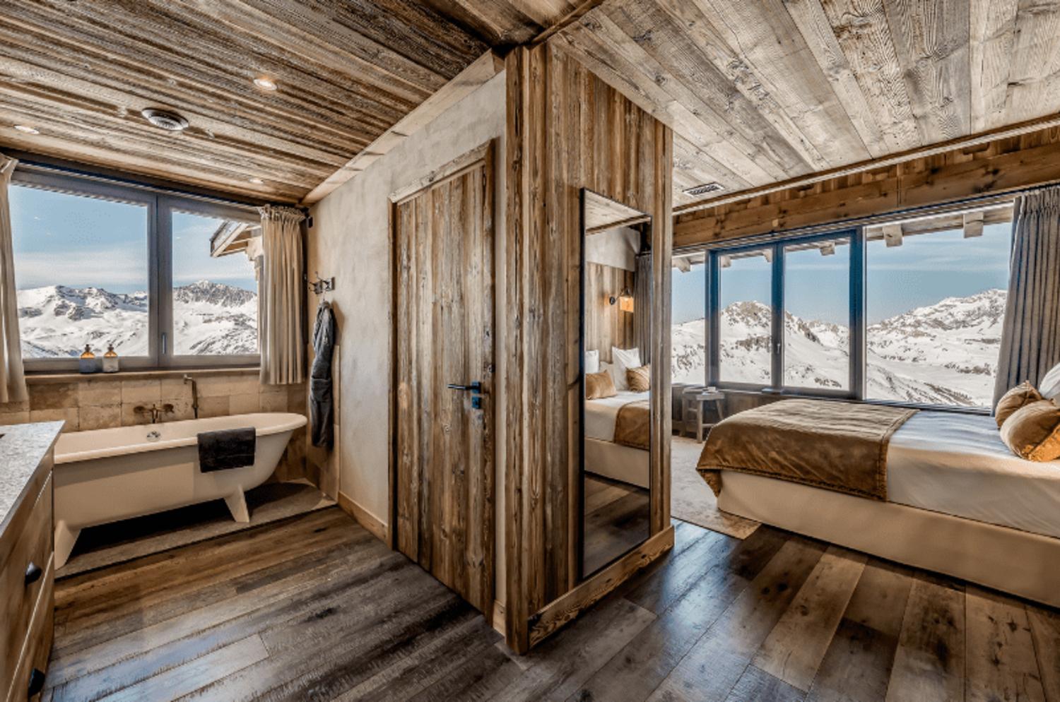 62443061336252fefabe4380-charvet-3-1452991