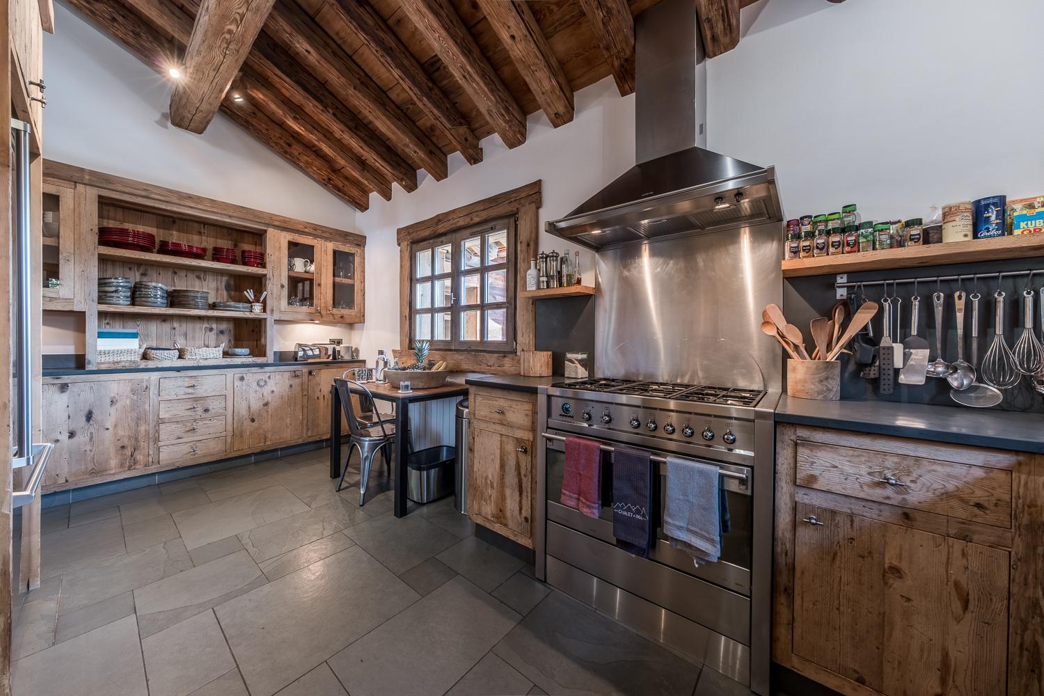 63e5ddb4-c1b1-4496-8398-1030a6452198-1451627