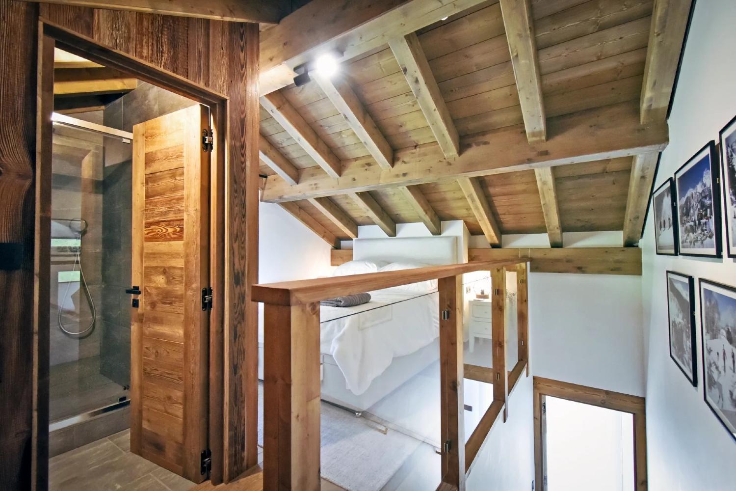 63f25ff6-4b2c-4a0f-bcfd-5aa3f19b6f40-1451053