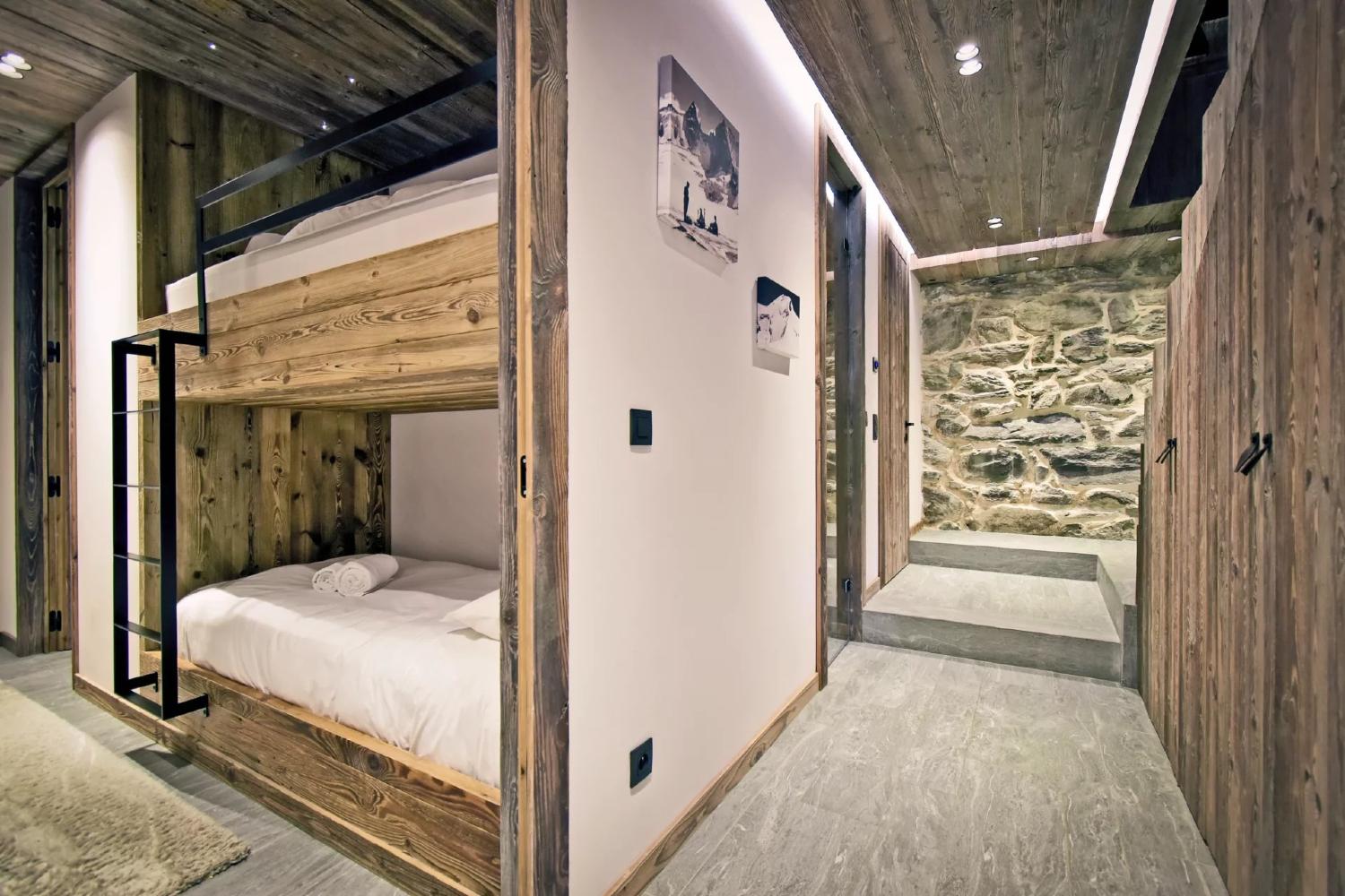 65b74239-5964-4e98-a756-6737d6c79678-1451073