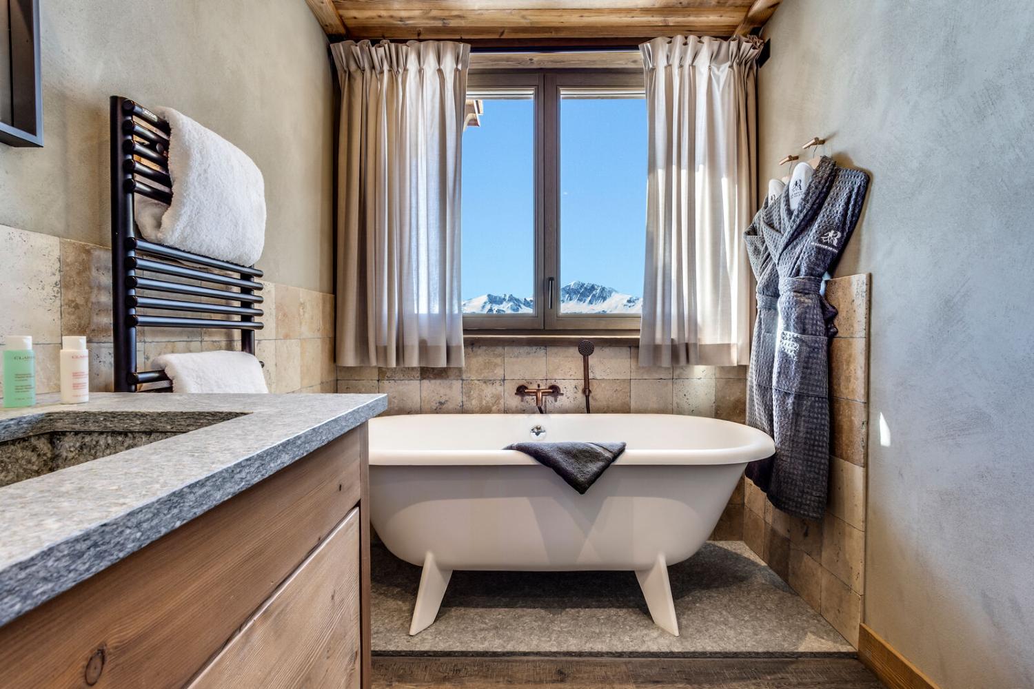 67bc5391a76f214181bc940f-digital-bd-hotels-refugedesolaise-211020-049-1452992