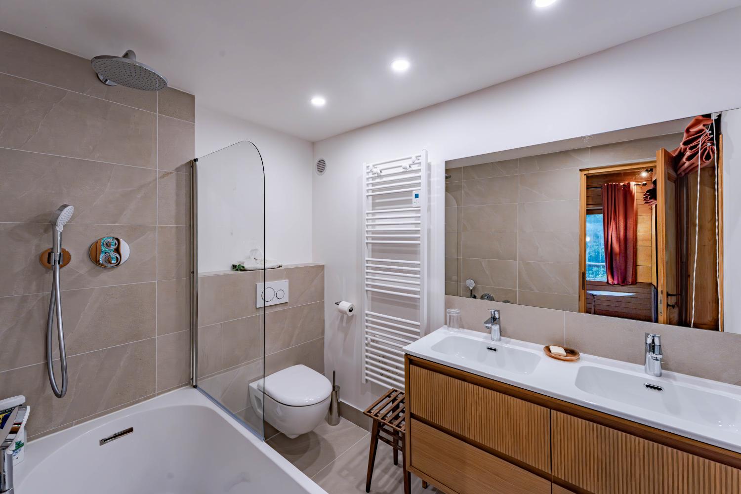 6814ac95-1836-4fe7-9223-e879117370b2-1450787