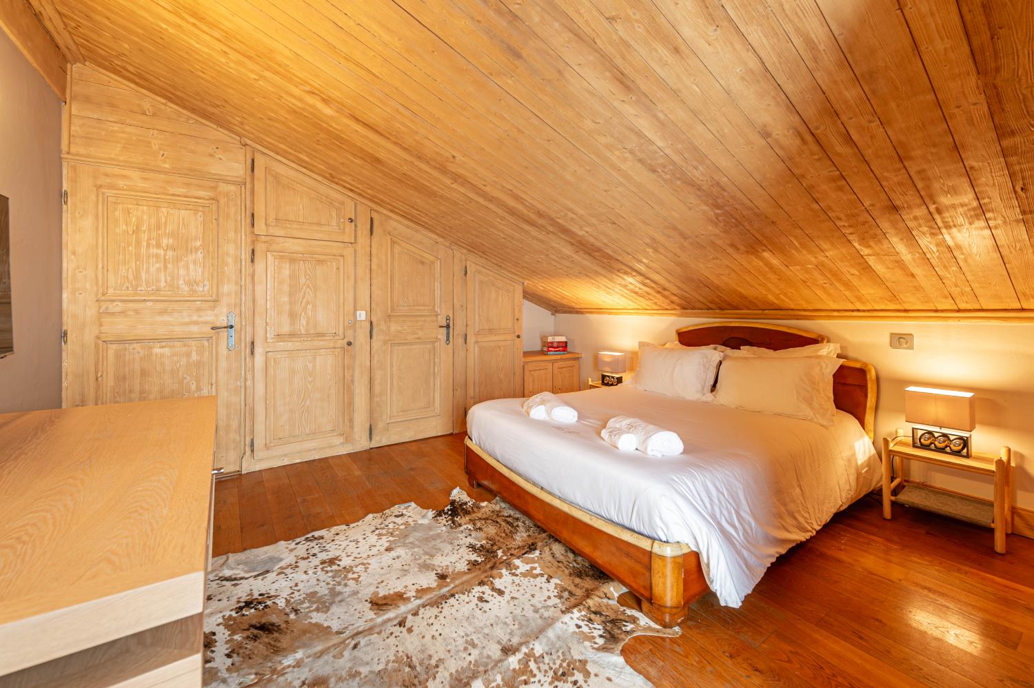 6ac544ab-8695-4e04-ab41-ddc0f962c198-1451668