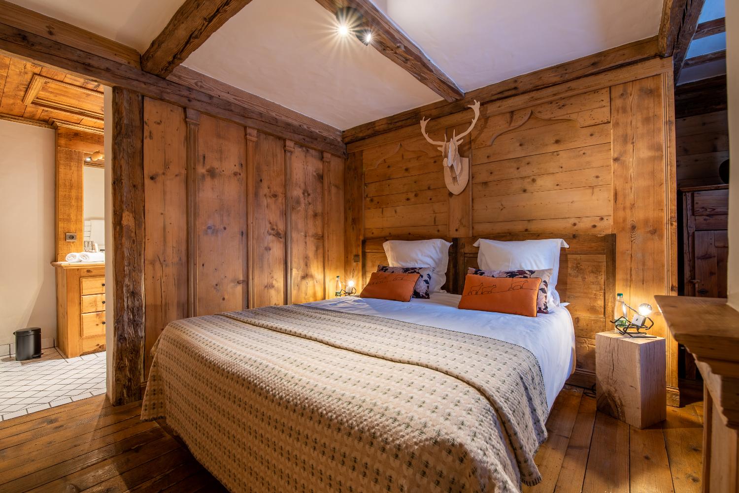 6da7332d-768b-43b9-bfd9-b333da38f498-1451247