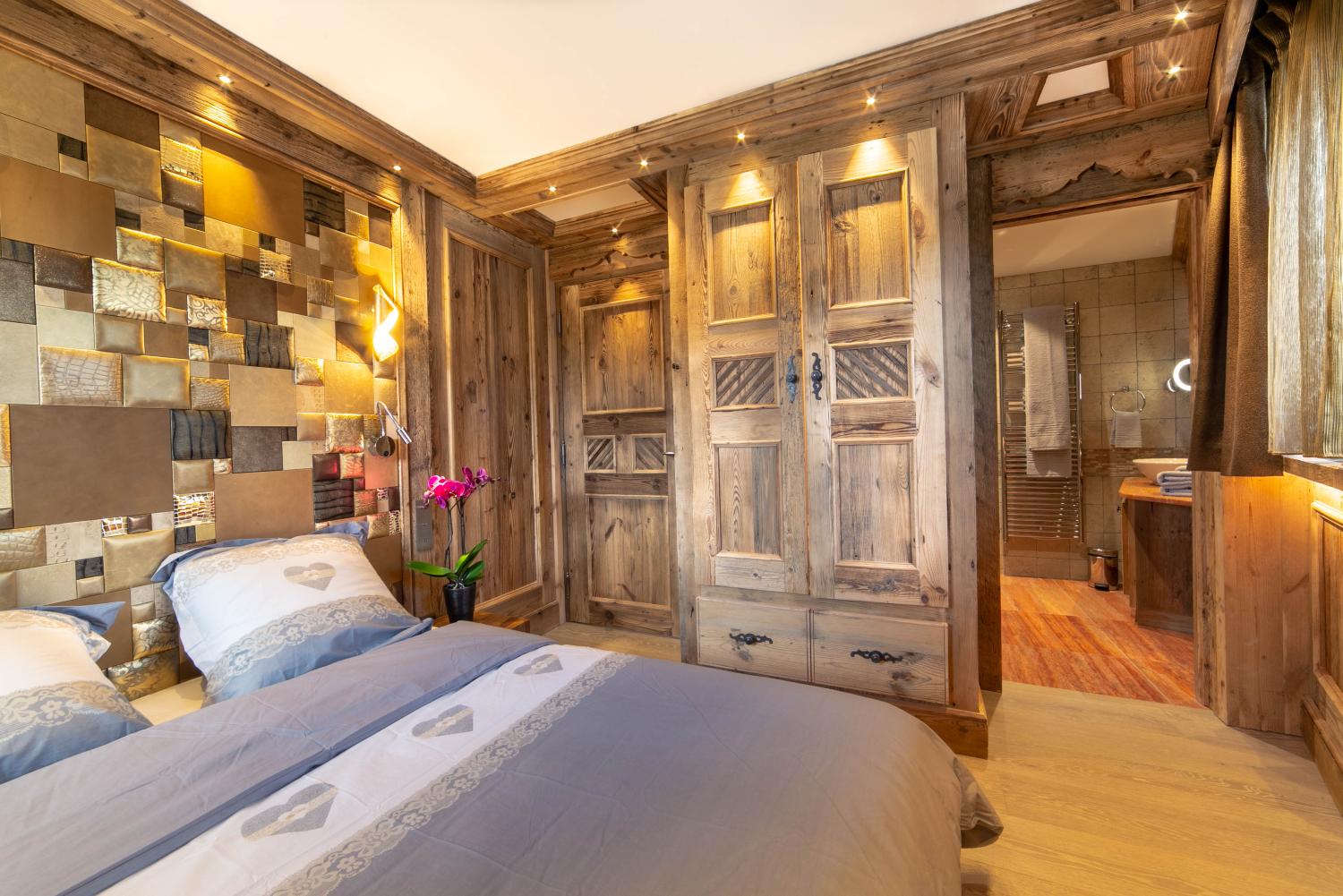 6ee4b79f-75f3-46c9-9945-f33370de3a32-1451451