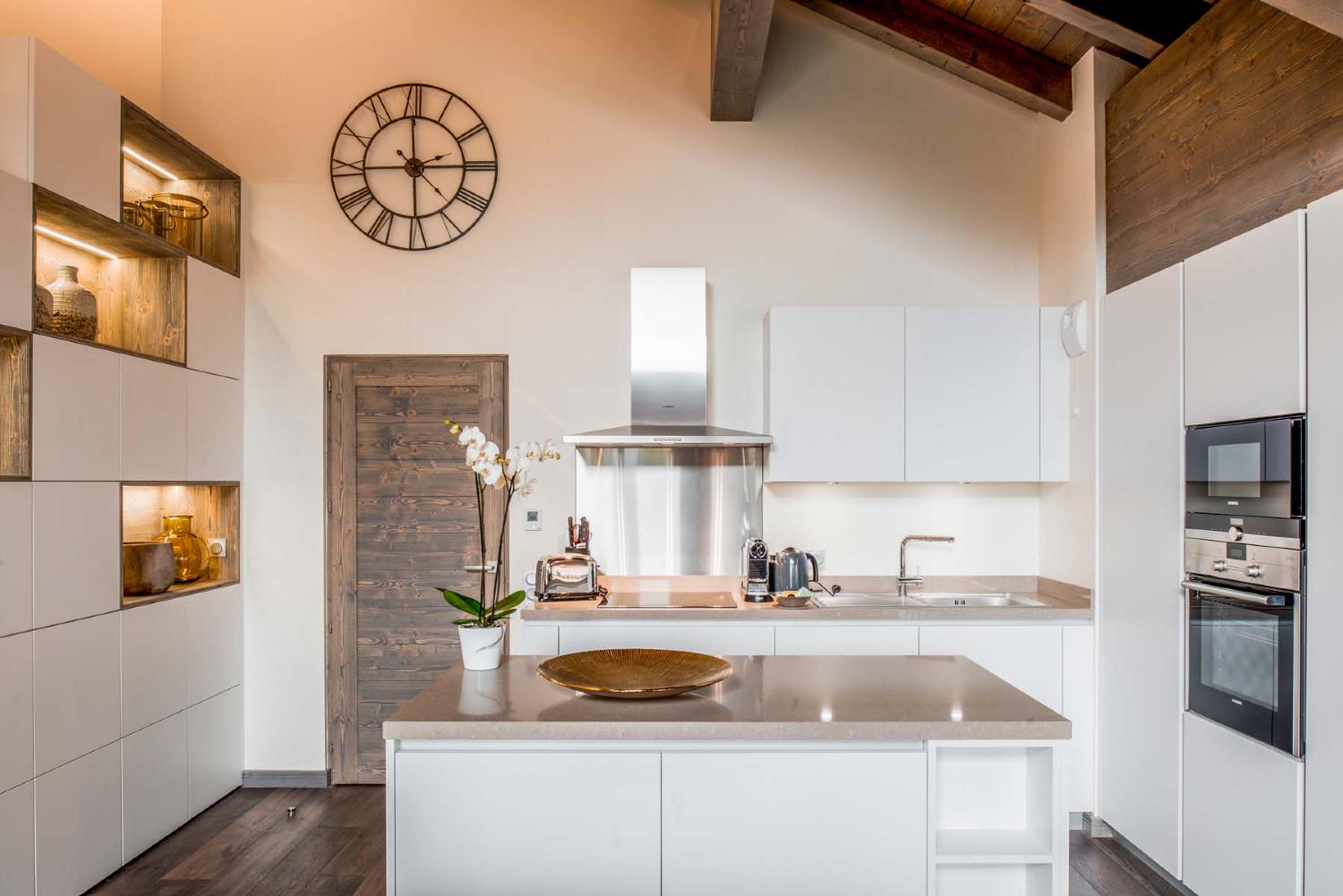 6mammoth-lodge-d1014-1147830