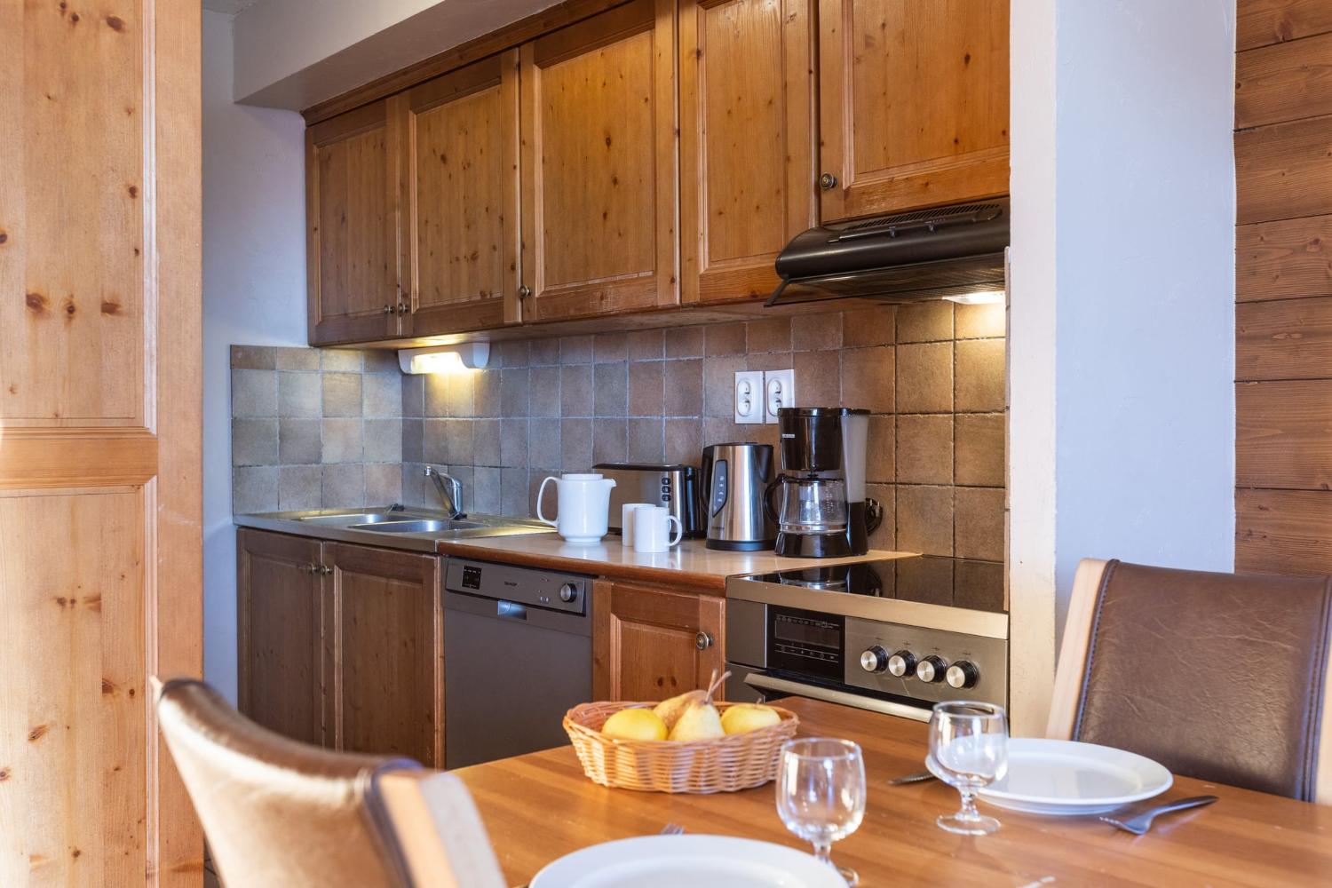7-017-lesbalcons-apt132-12-14pers-c-reyboz-1462949