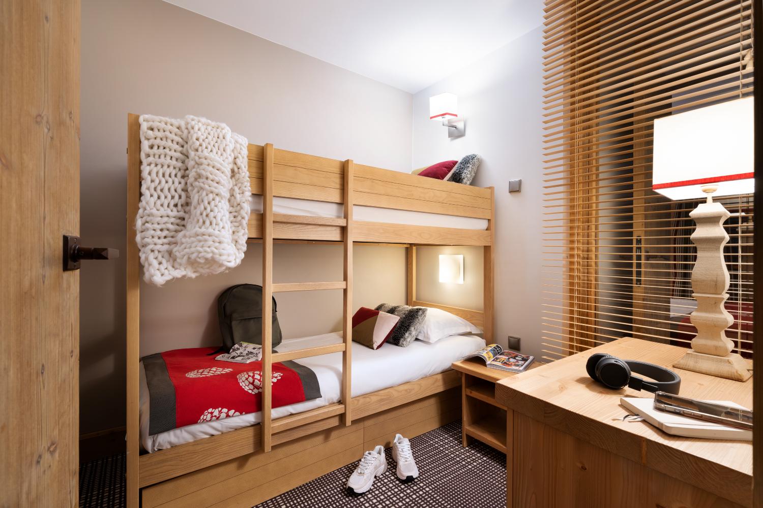 7-partioned-sleeping-alcove-2-bedrooms-chalet-du-forum-1038708