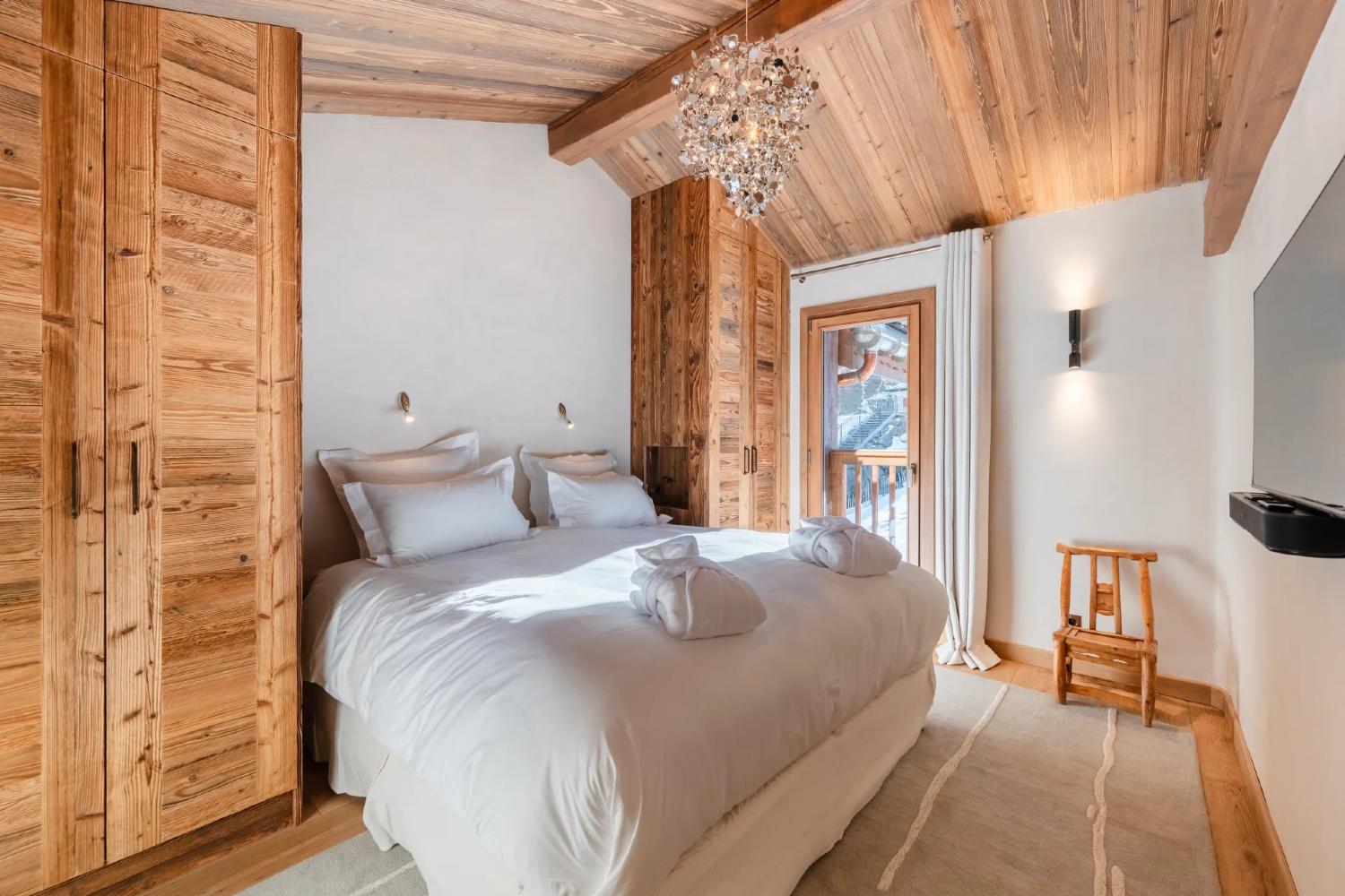 714a9cca-8319-4c23-992a-0a4bd4116523-1267093