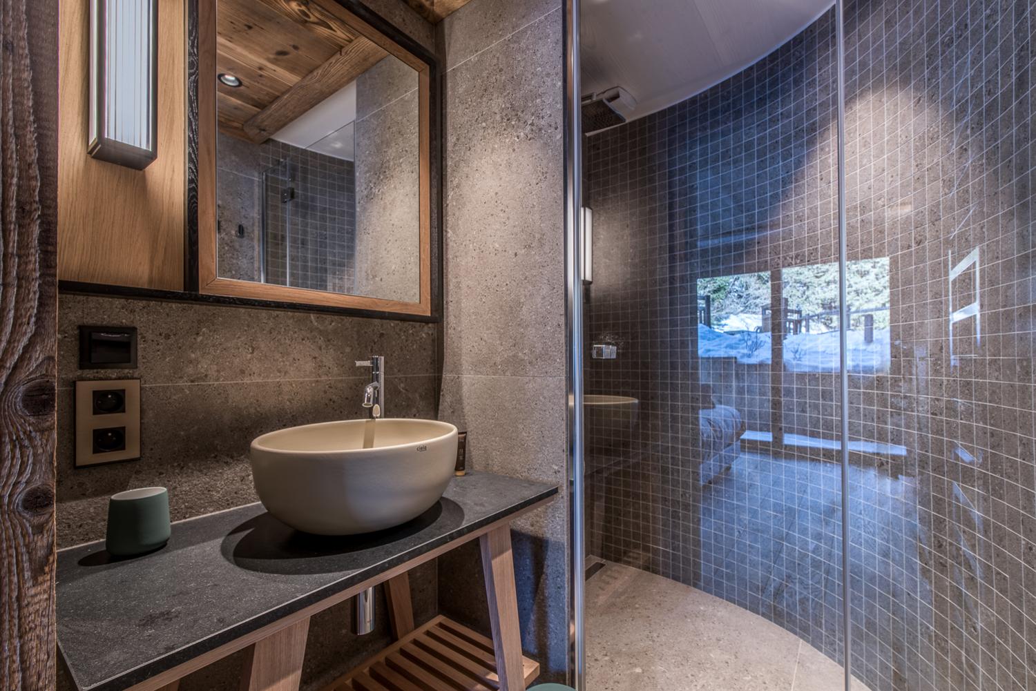 7f5c0090-8587-46ae-9db0-df9bfd2259e0-1451034