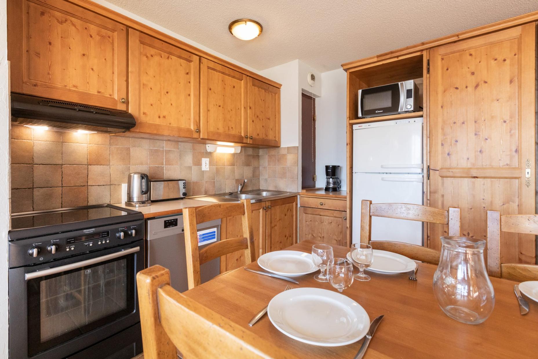 8-093-lesbalcons-apt535-6-8pers-c-reyboz-1462868