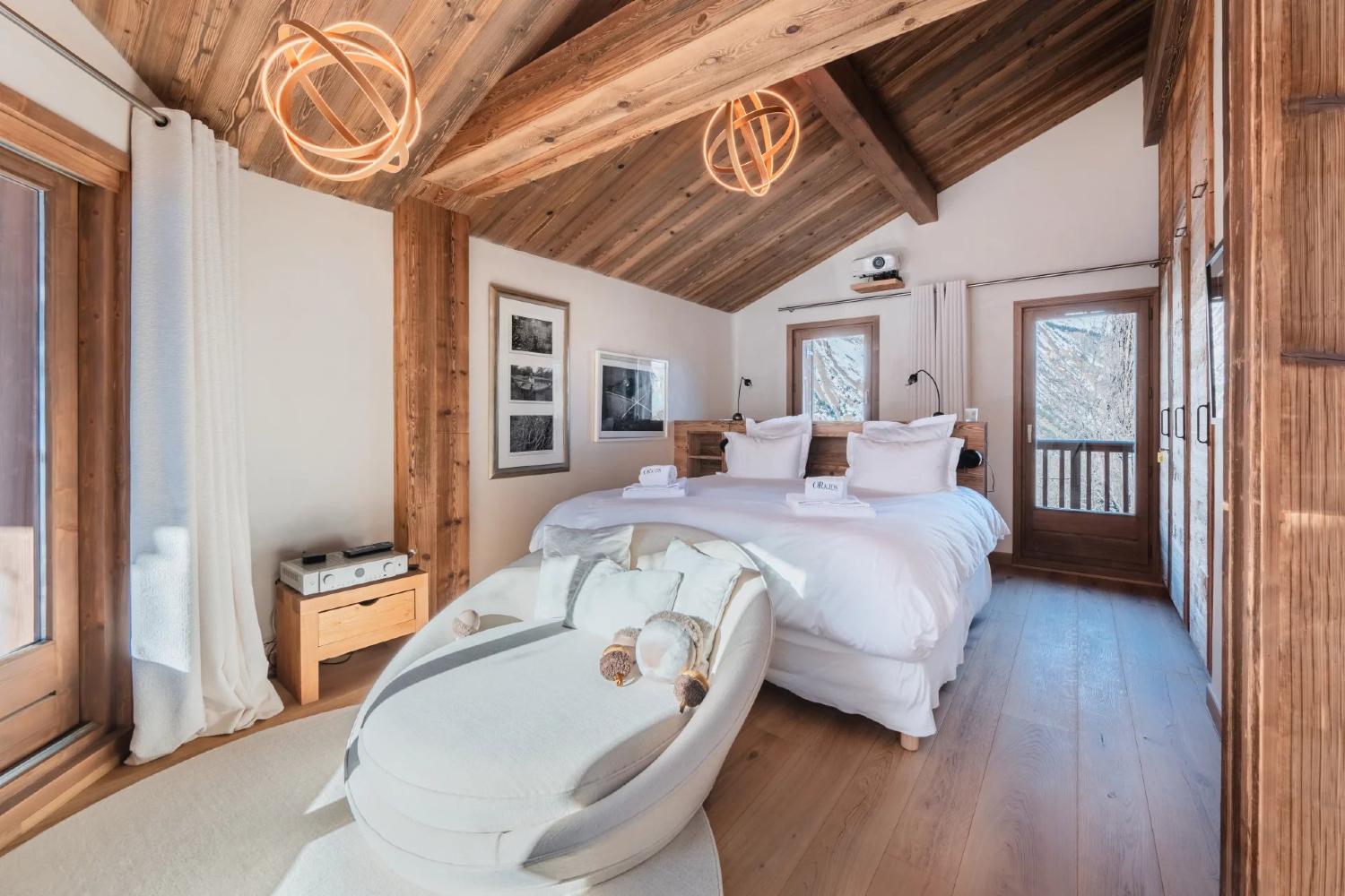 813d7f08-c68b-4495-b285-174f43d71ca2-1267094