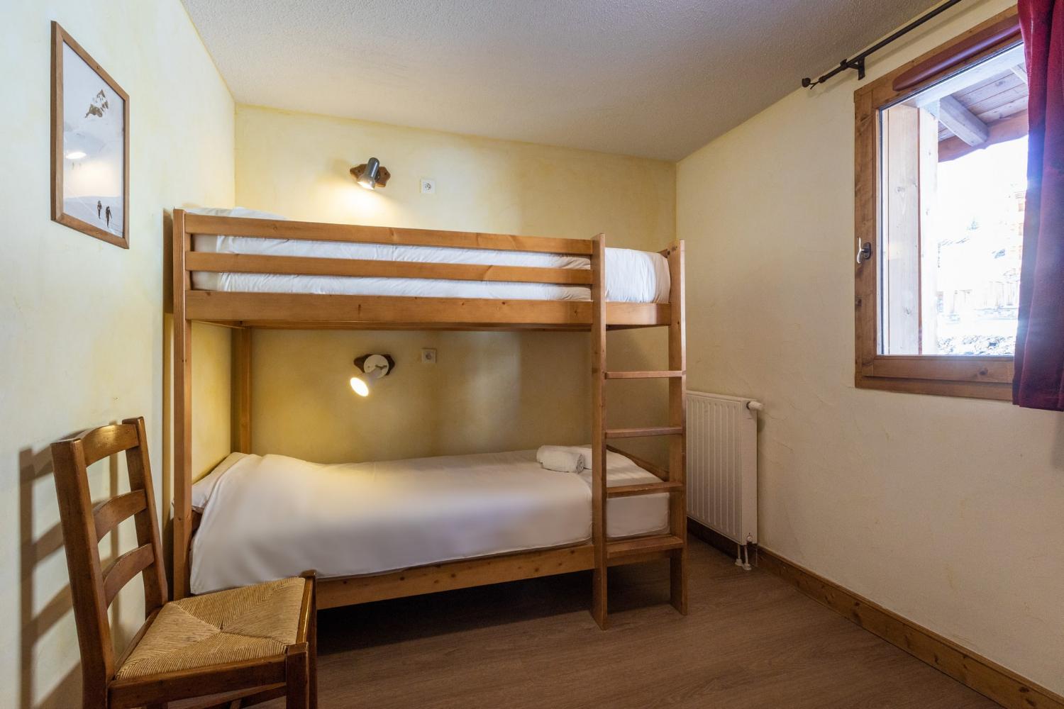 9-128-lesbalcons-apt824-6-8cpers-c-reyboz-1462856