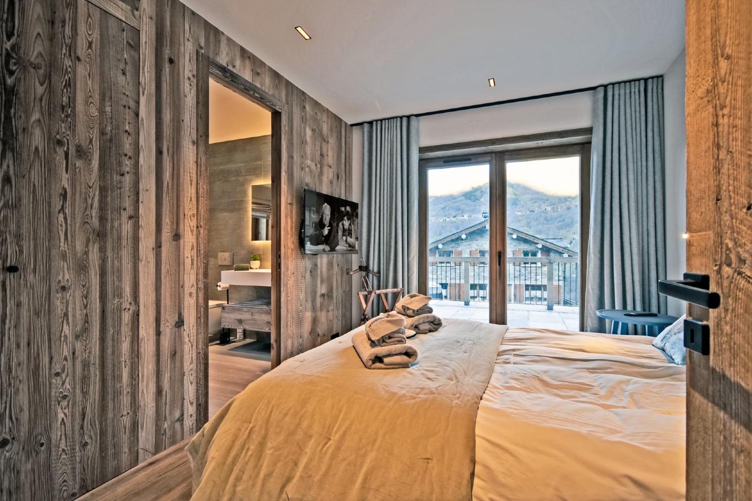 9488d4d8-343c-49d3-aefe-65aeab1a1757-1451195