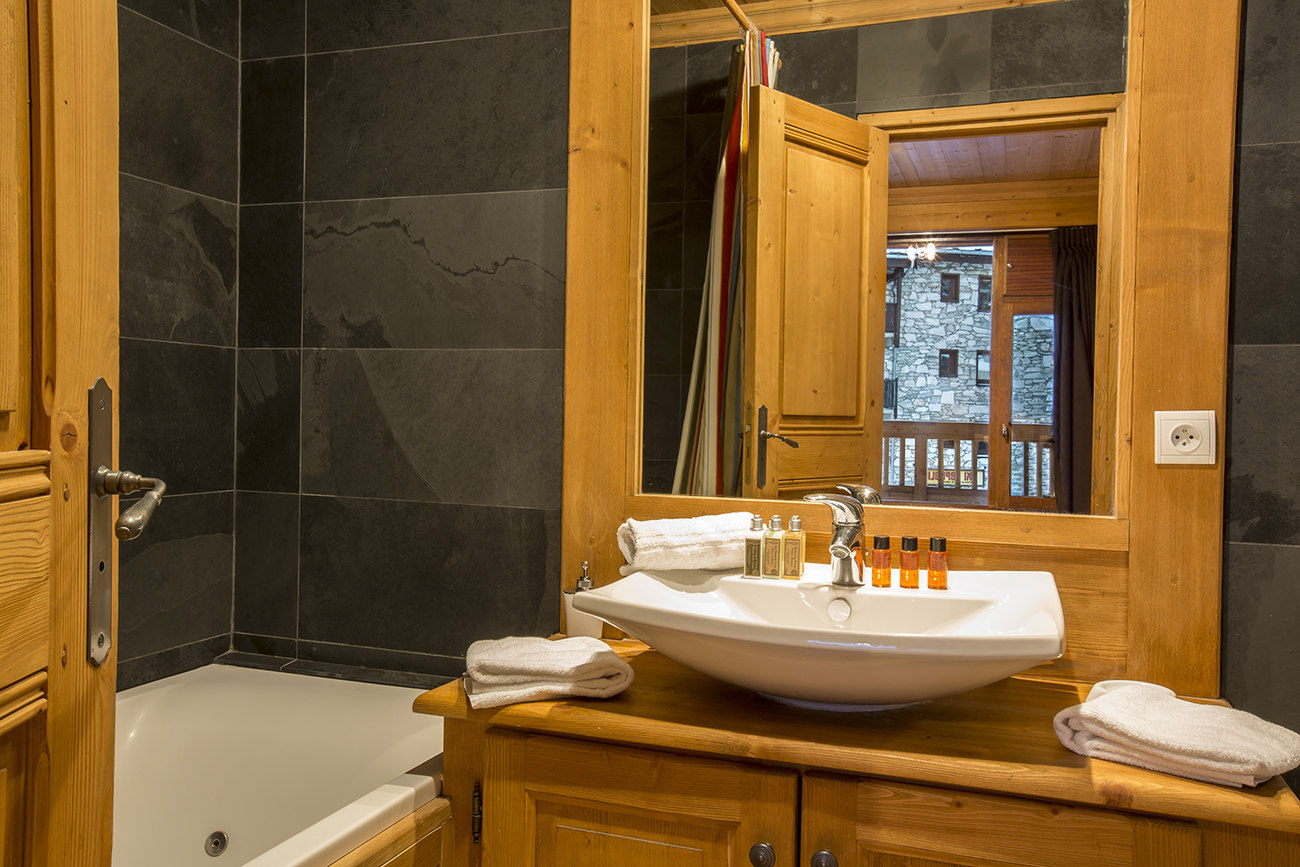 _lv_images__lot_0000010008_11_1456753