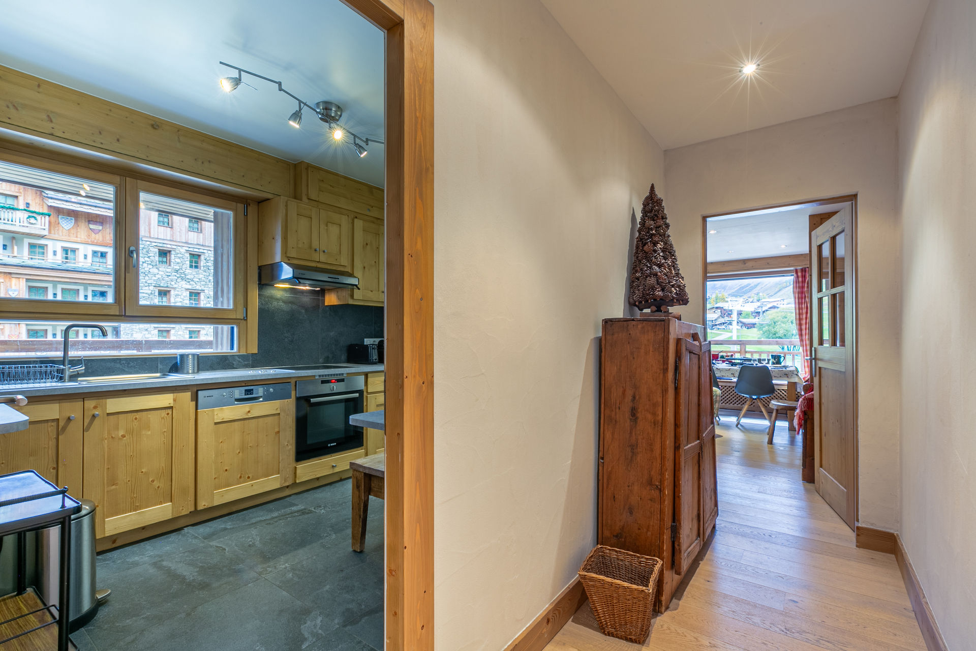 _lv_images__lot_0000010012_08_1456920