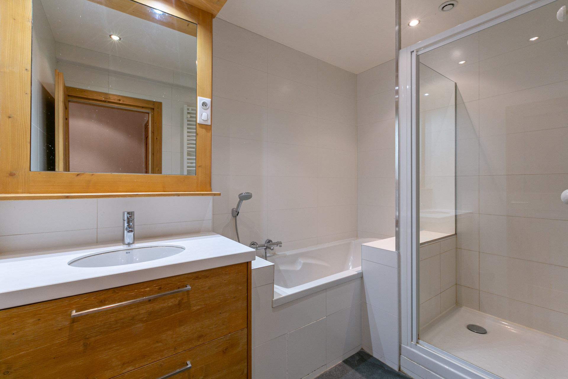 _lv_images__lot_0000010012_09_1456921