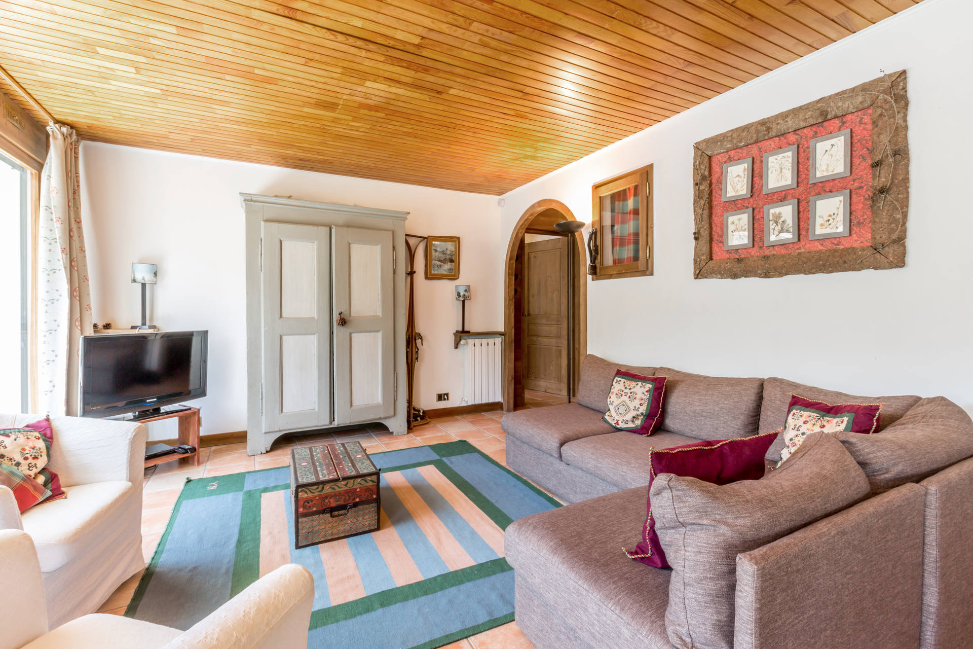 _lv_images__lot_0000030045_03_1455007