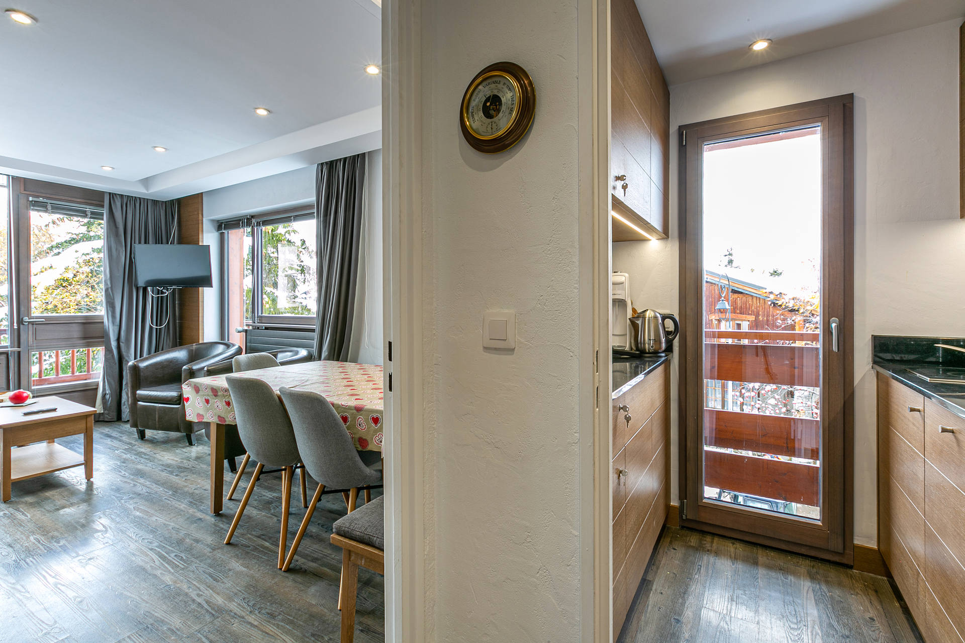 _lv_images__lot_0000060001_11_1456492