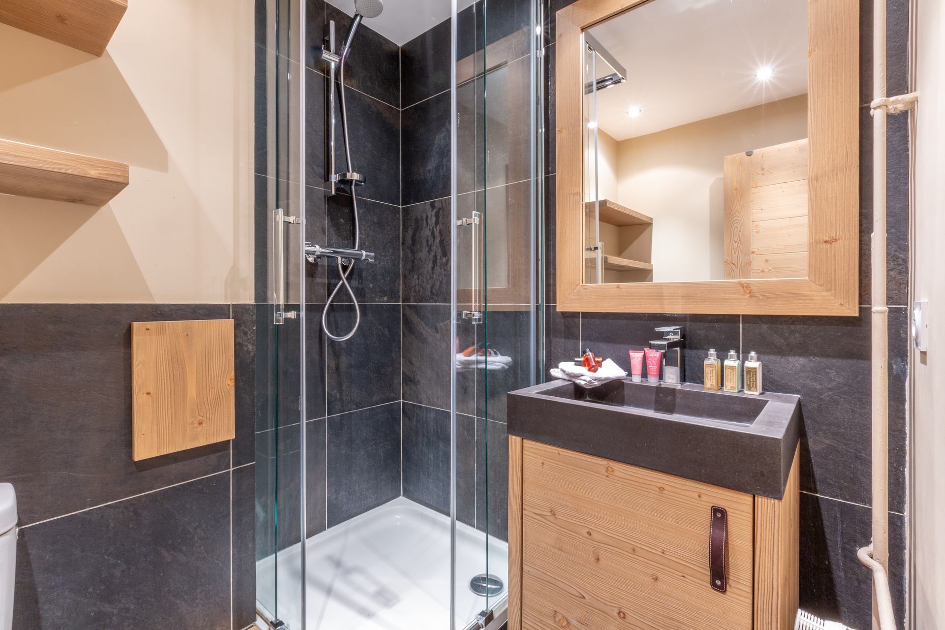 _lv_images__lot_0000060015_08_1456307