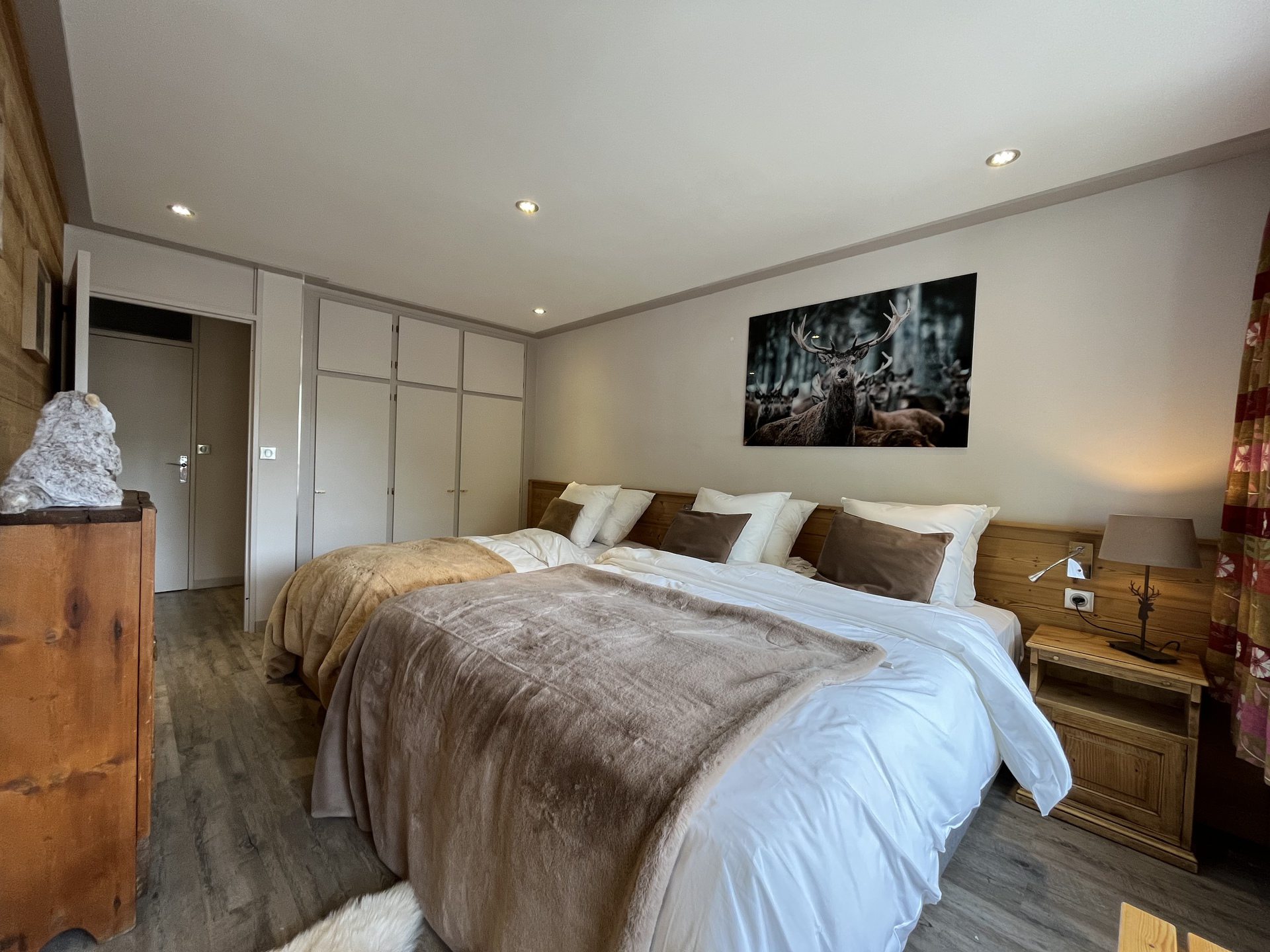 _lv_images__lot_0000100025_09_1458191