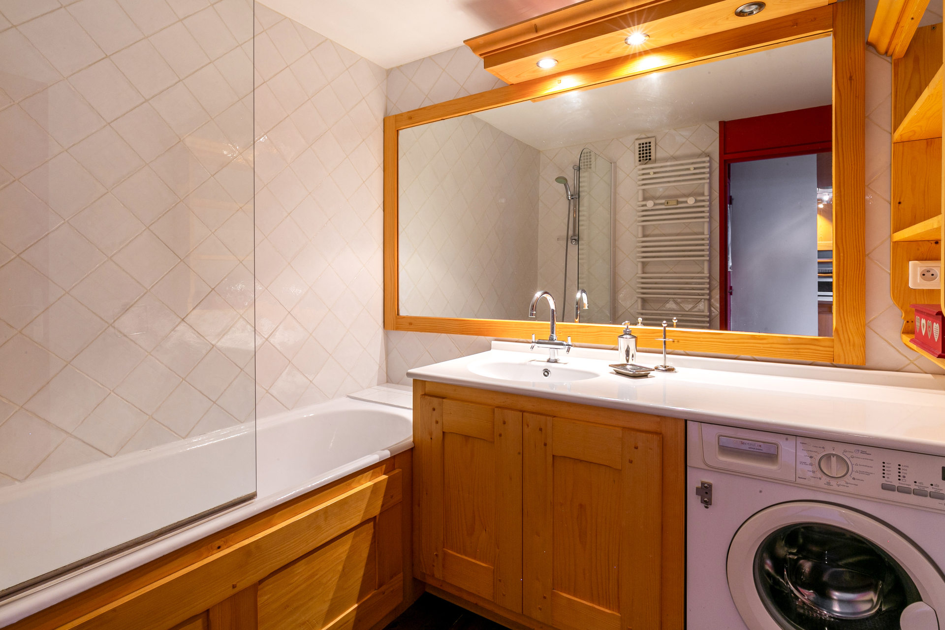 _lv_images__lot_0000100031_07_1455933