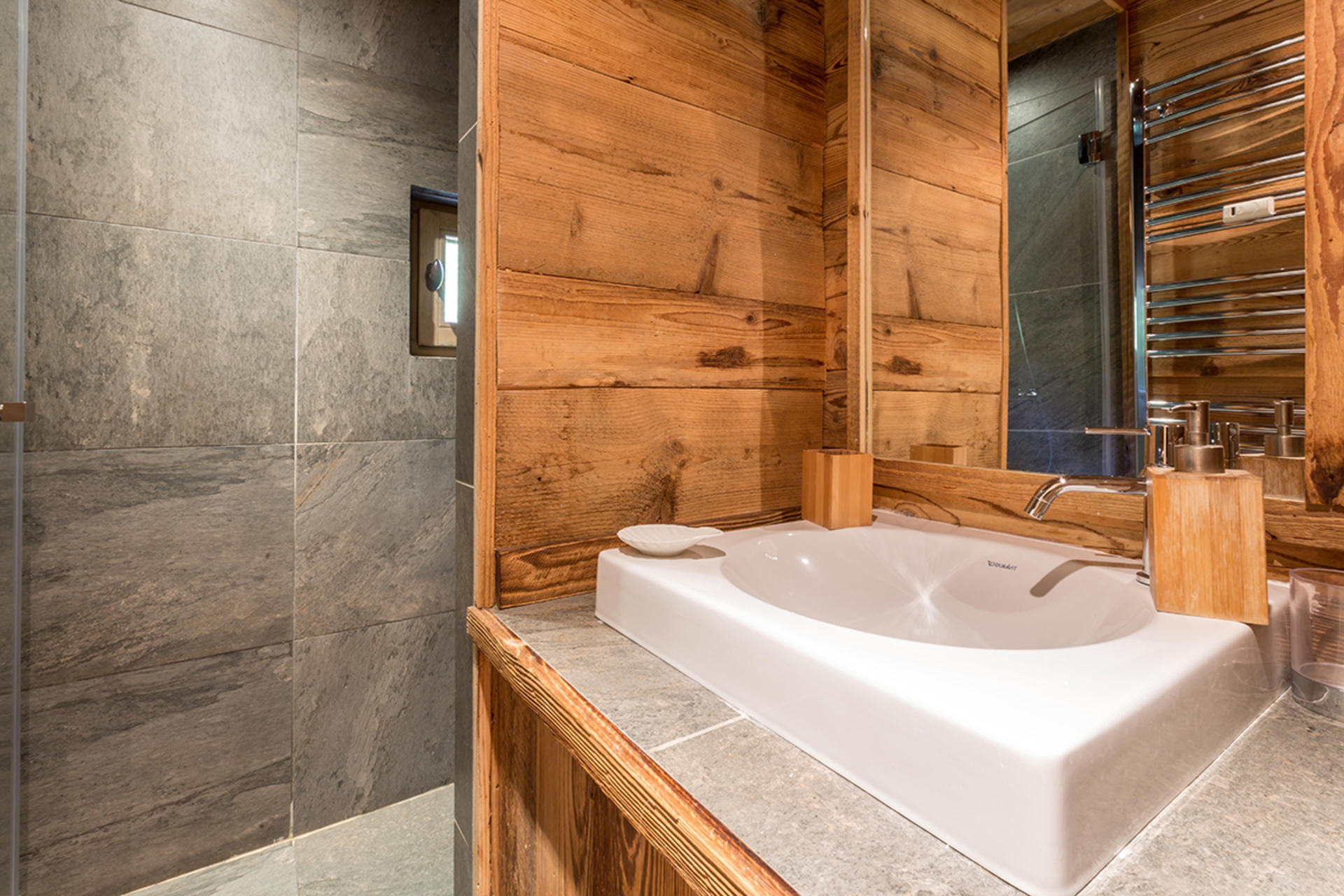 _lv_images__lot_0000100061_11_1457353