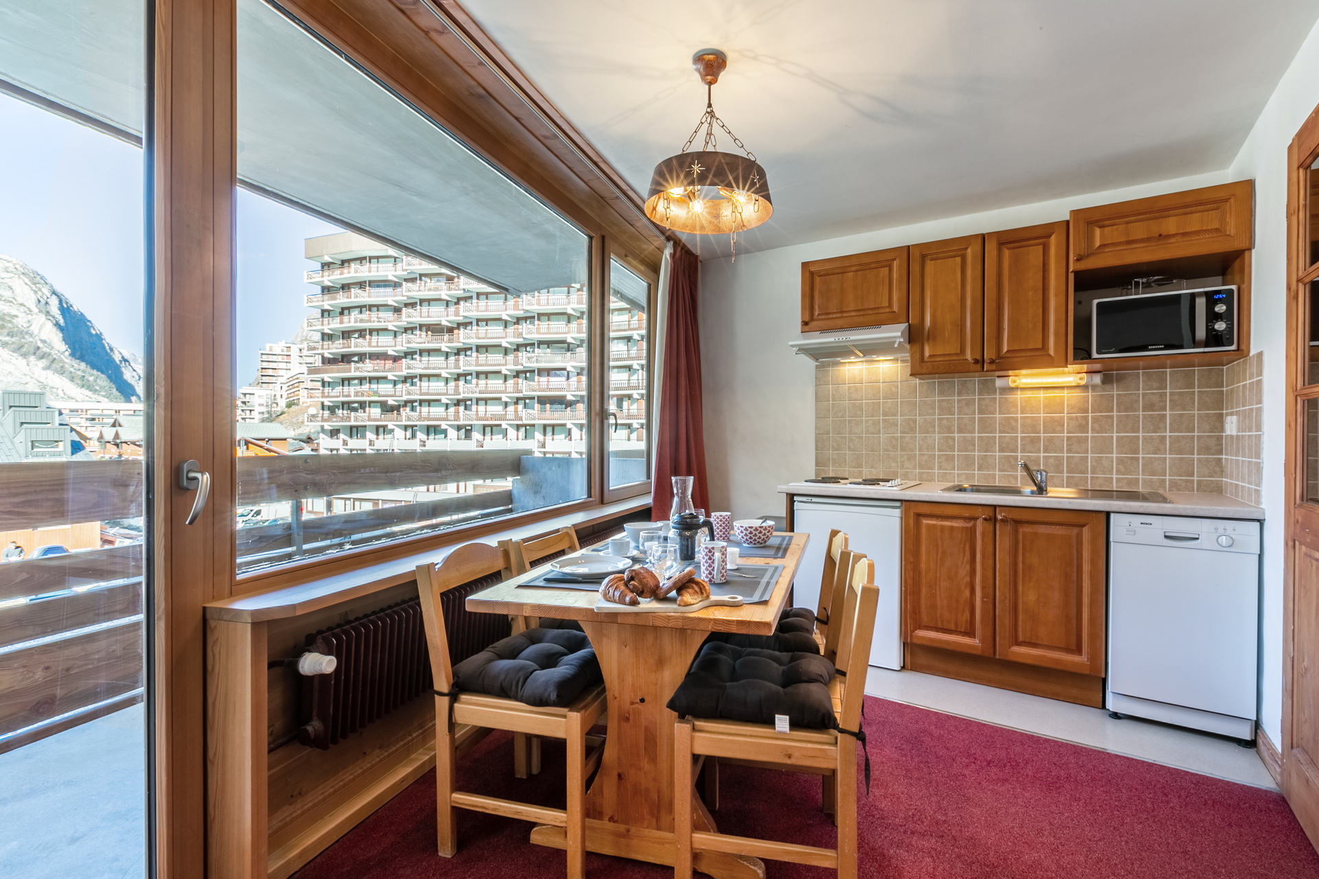 _lv_images__lot_0000110005_03_1457710