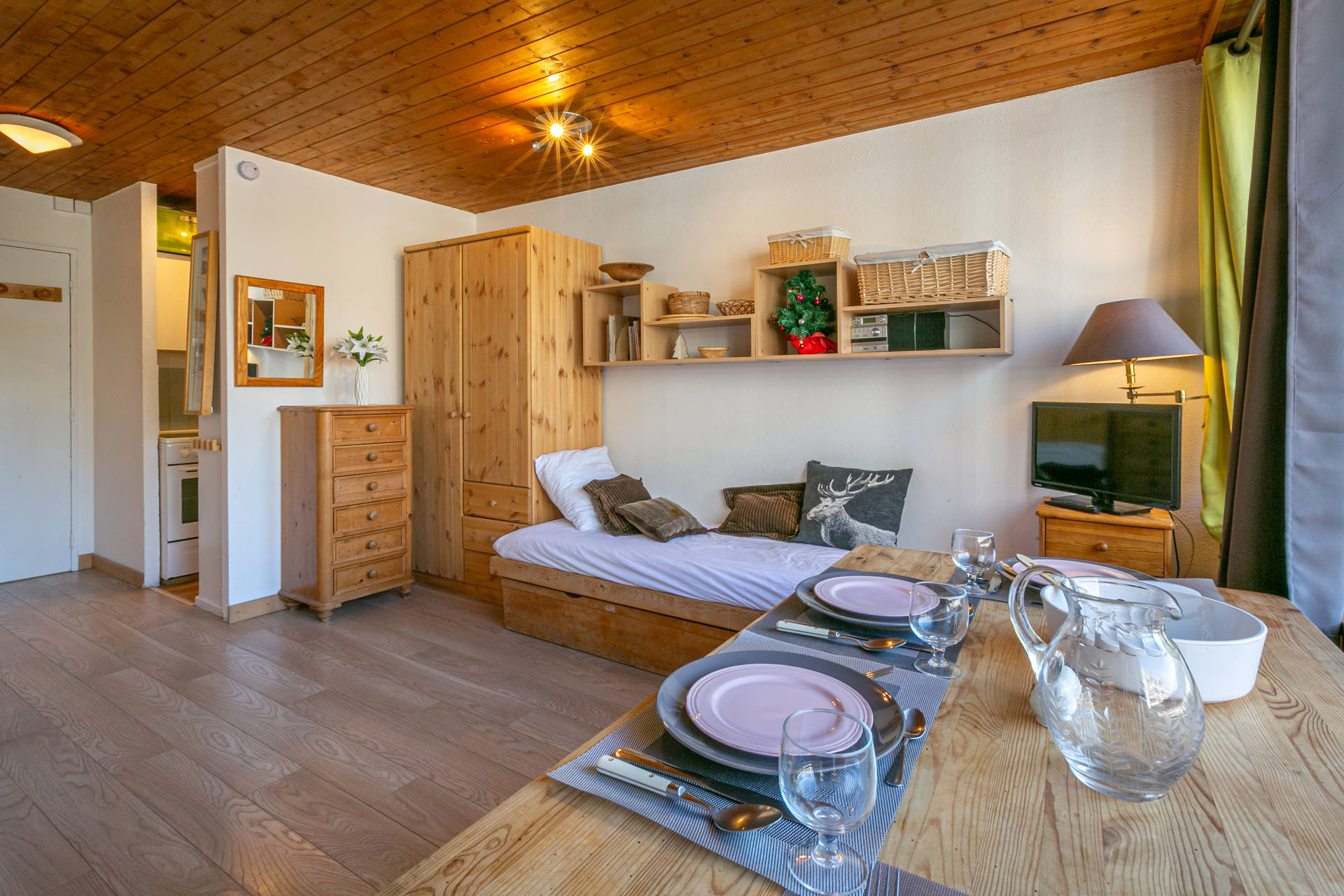 _lv_images__lot_0000110027_03_1458365