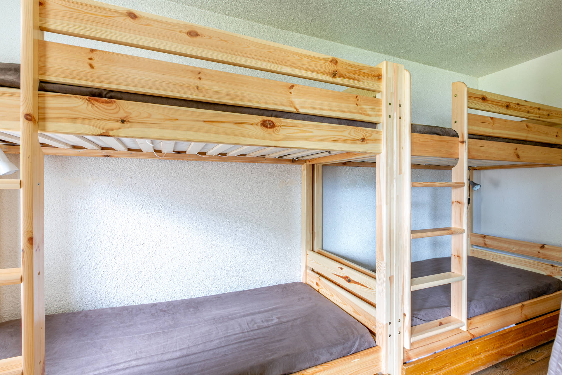 _lv_images__lot_0000120064_06_1458113