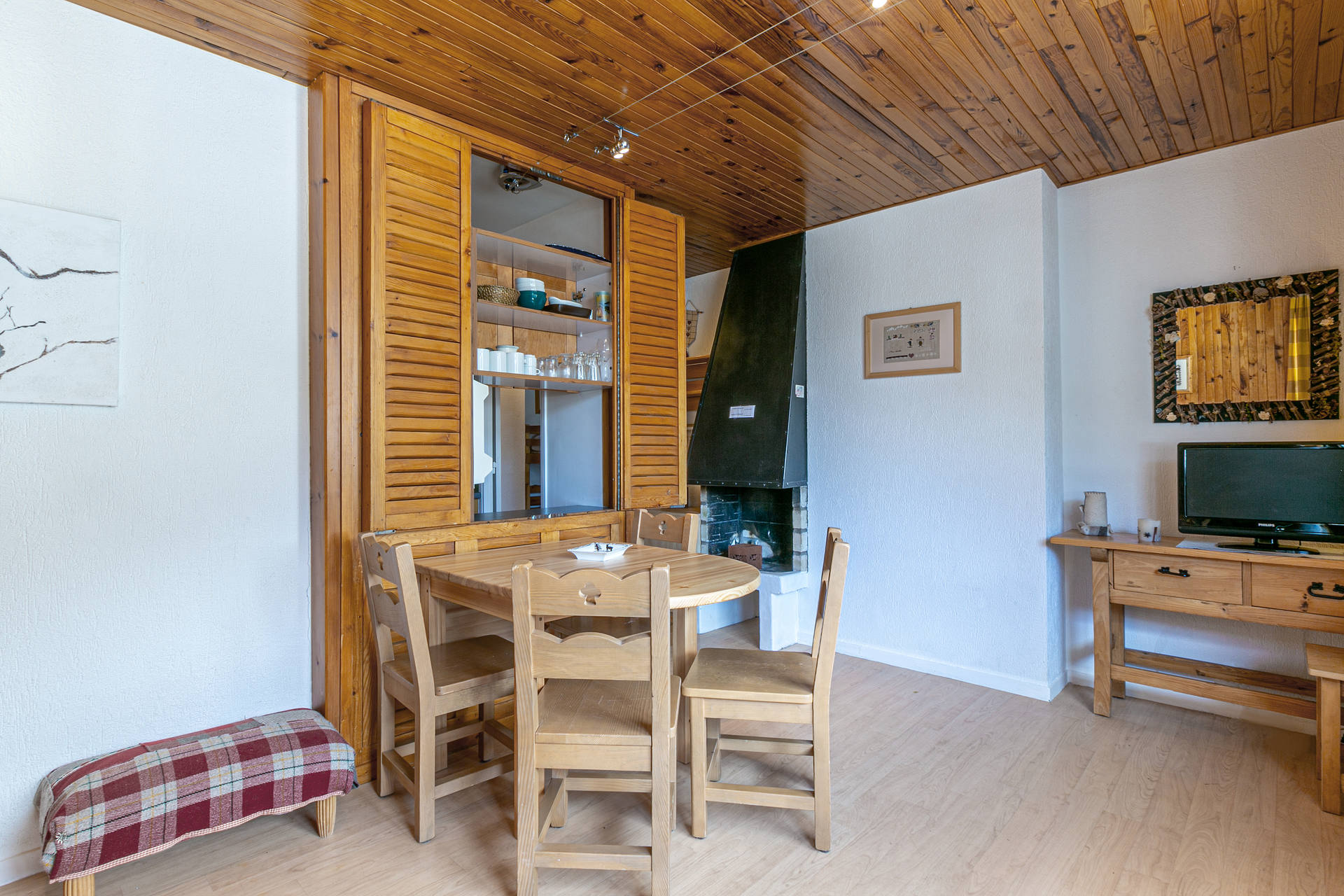 _lv_images__lot_0000180025_04_1457574