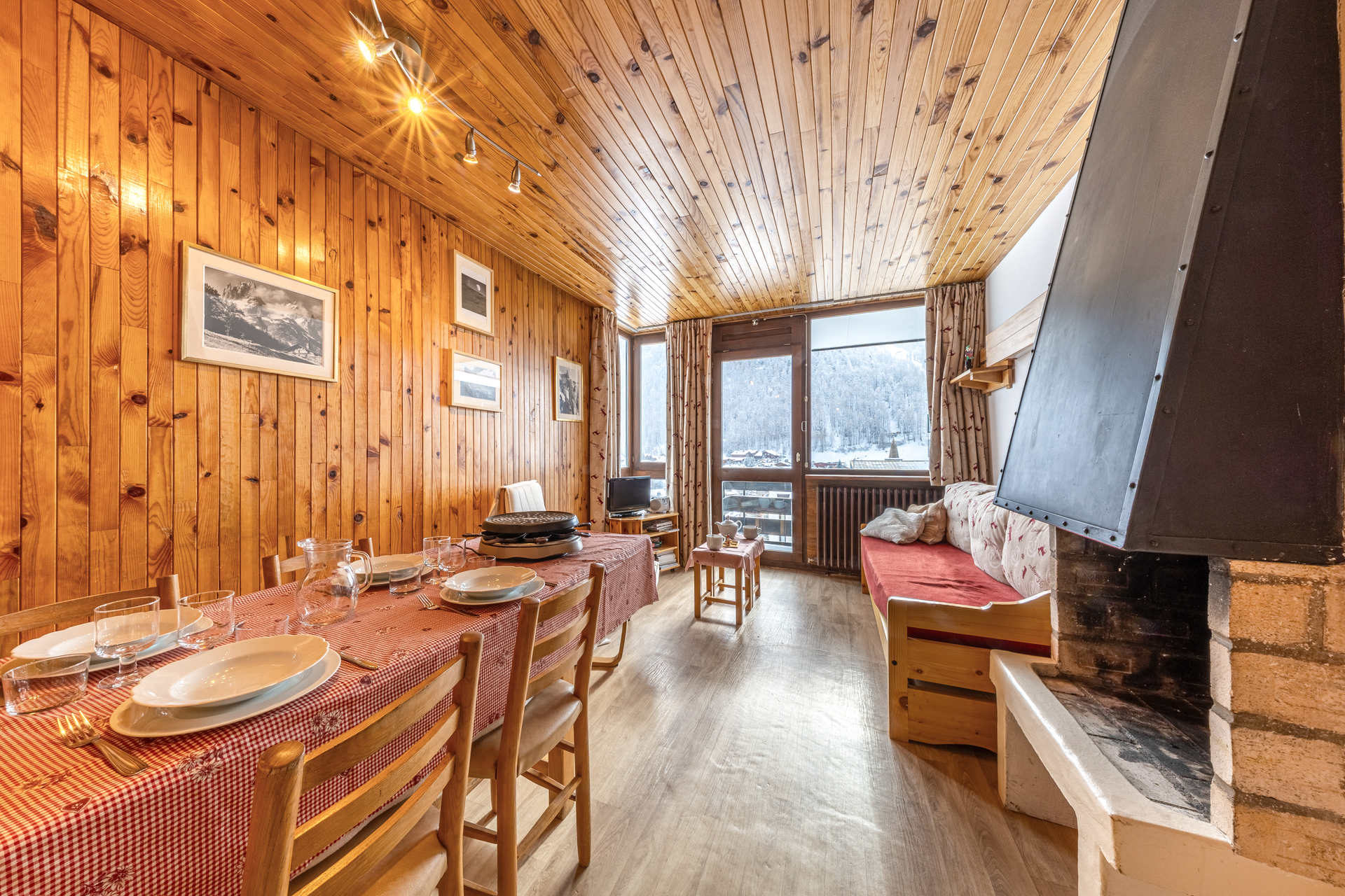 _lv_images__lot_0000180028_01_1456103