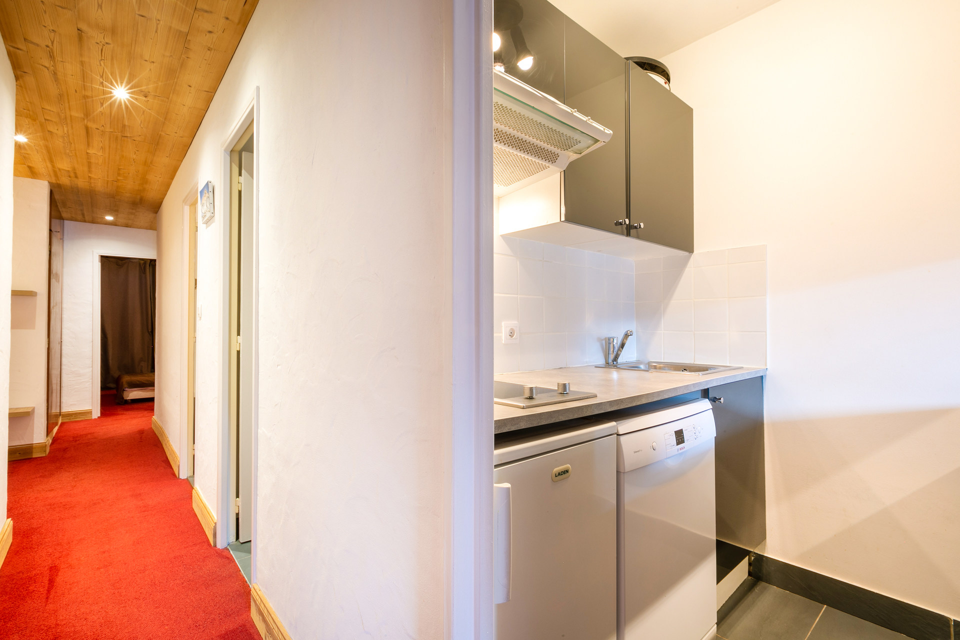 _lv_images__lot_0000200076_05_1457302