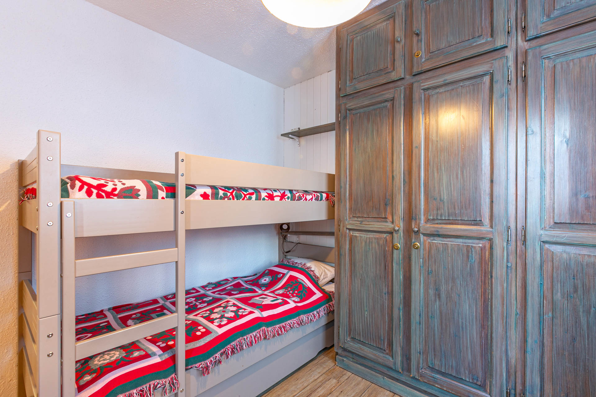 _lv_images__lot_0000200094_11_1456415