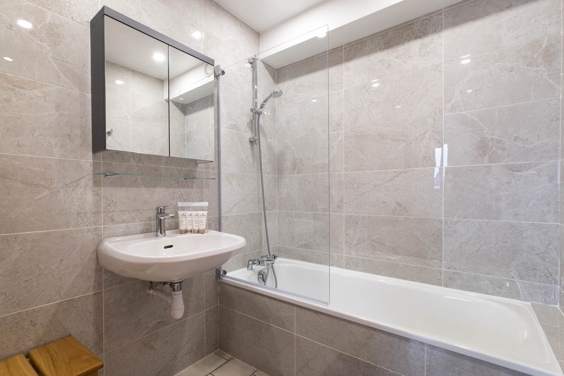 _lv_images__lot_0000210002_10_1446101