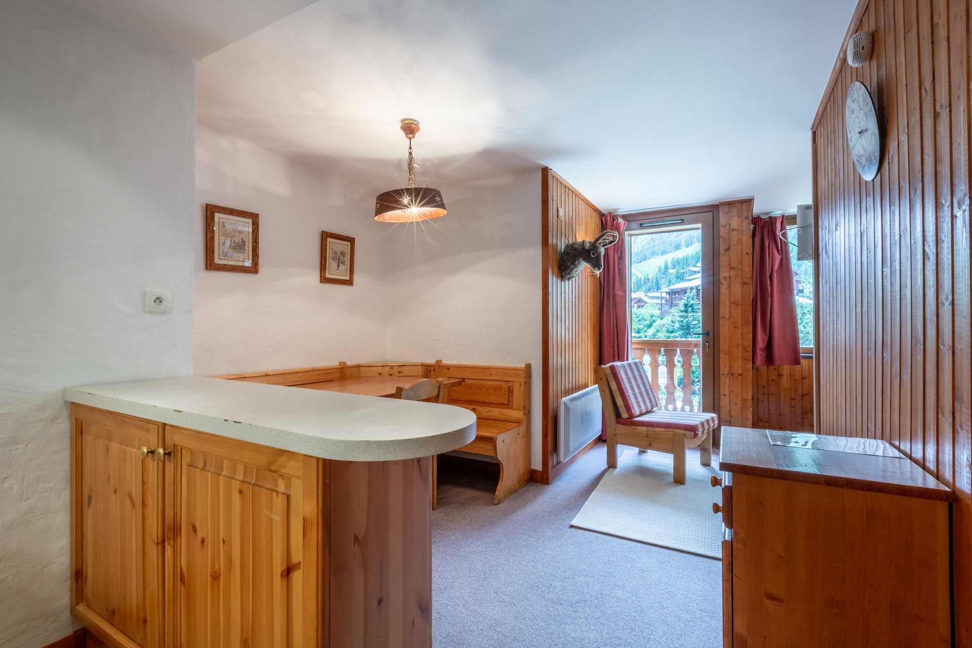 _lv_images__lot_0000210042_02_1455247