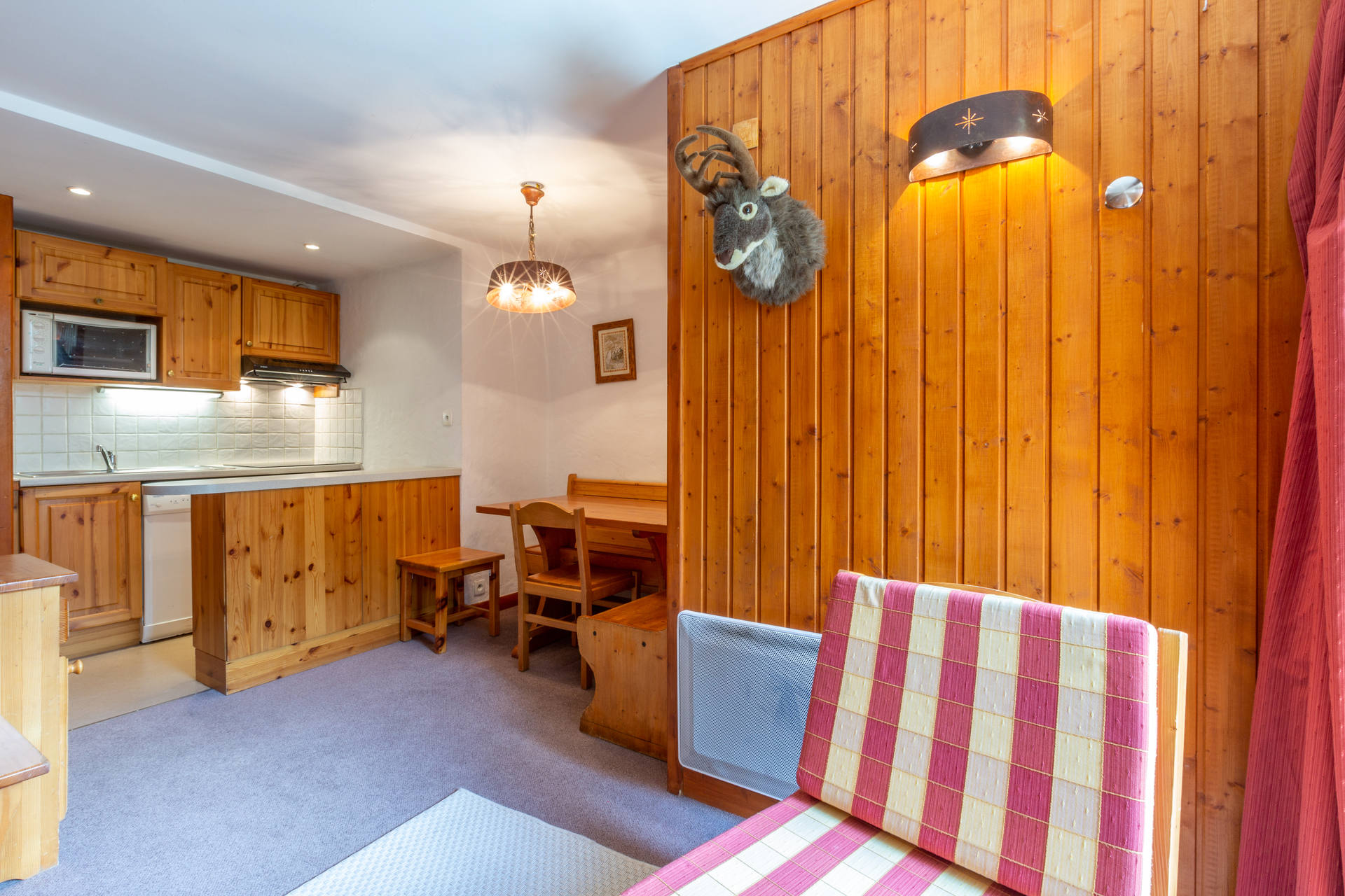 _lv_images__lot_0000210042_03_1455248