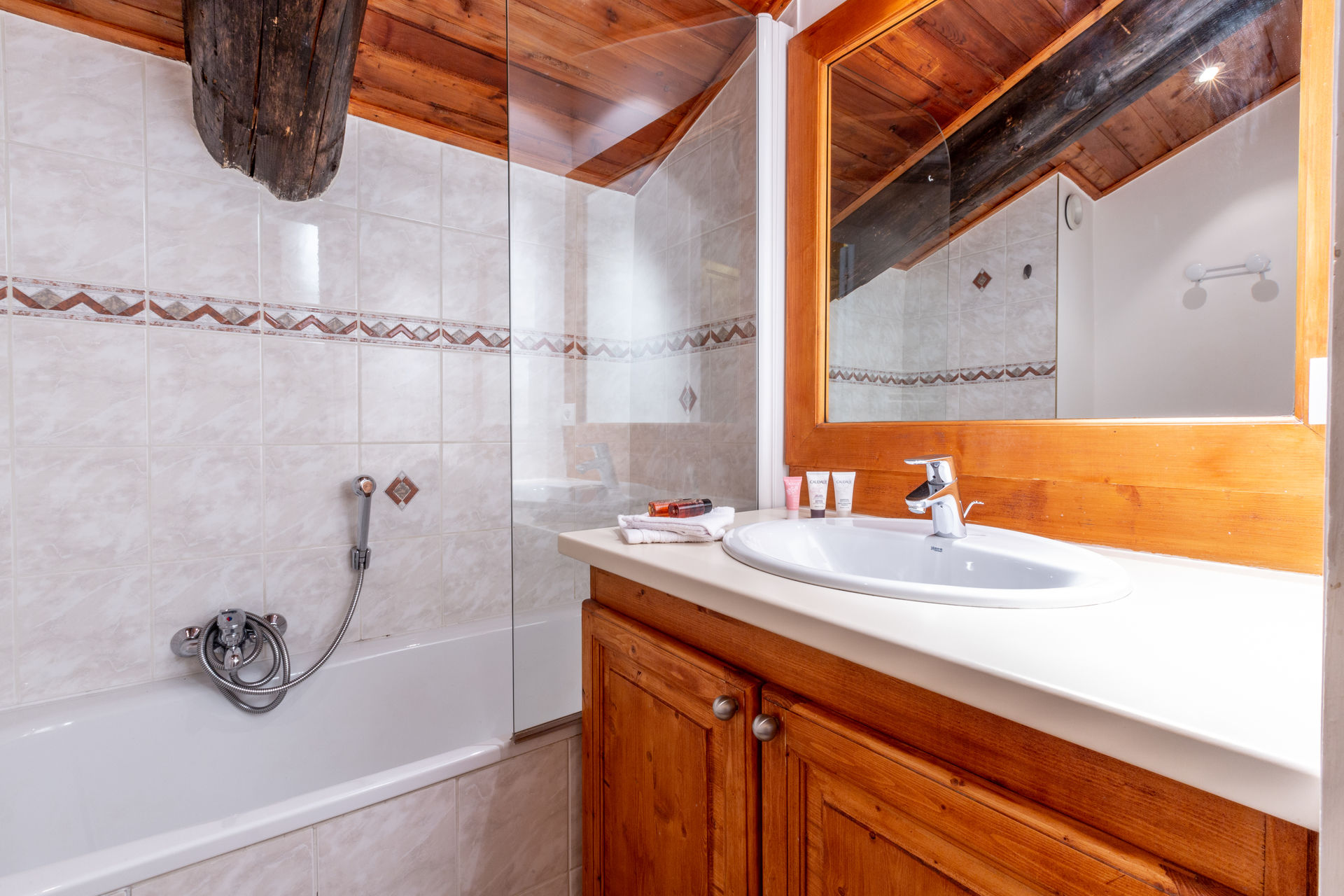 _lv_images__lot_0000210042_10_1455255