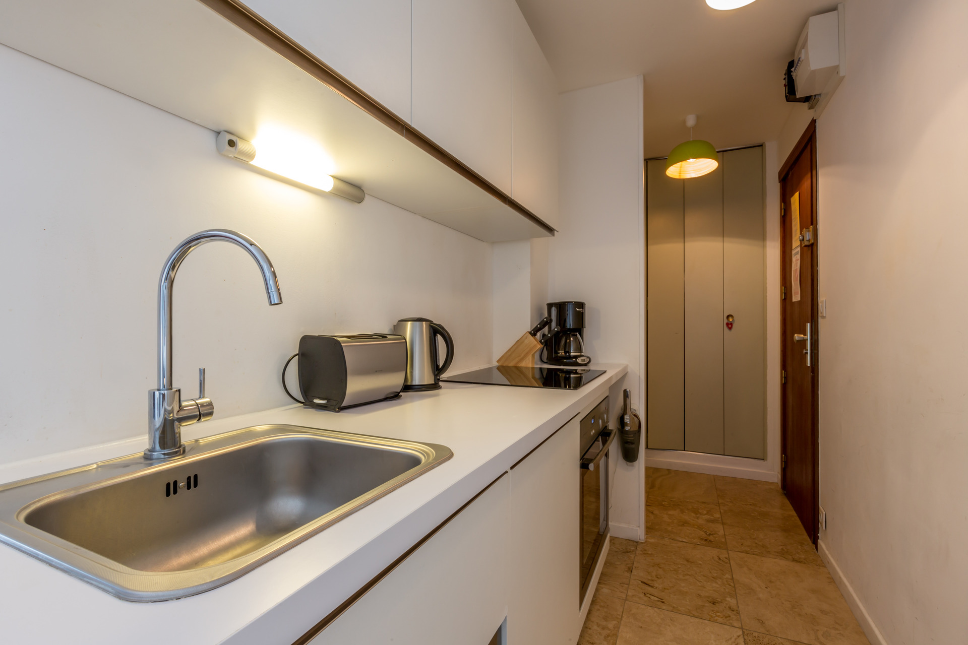 _lv_images__lot_0000220025_05_1458217