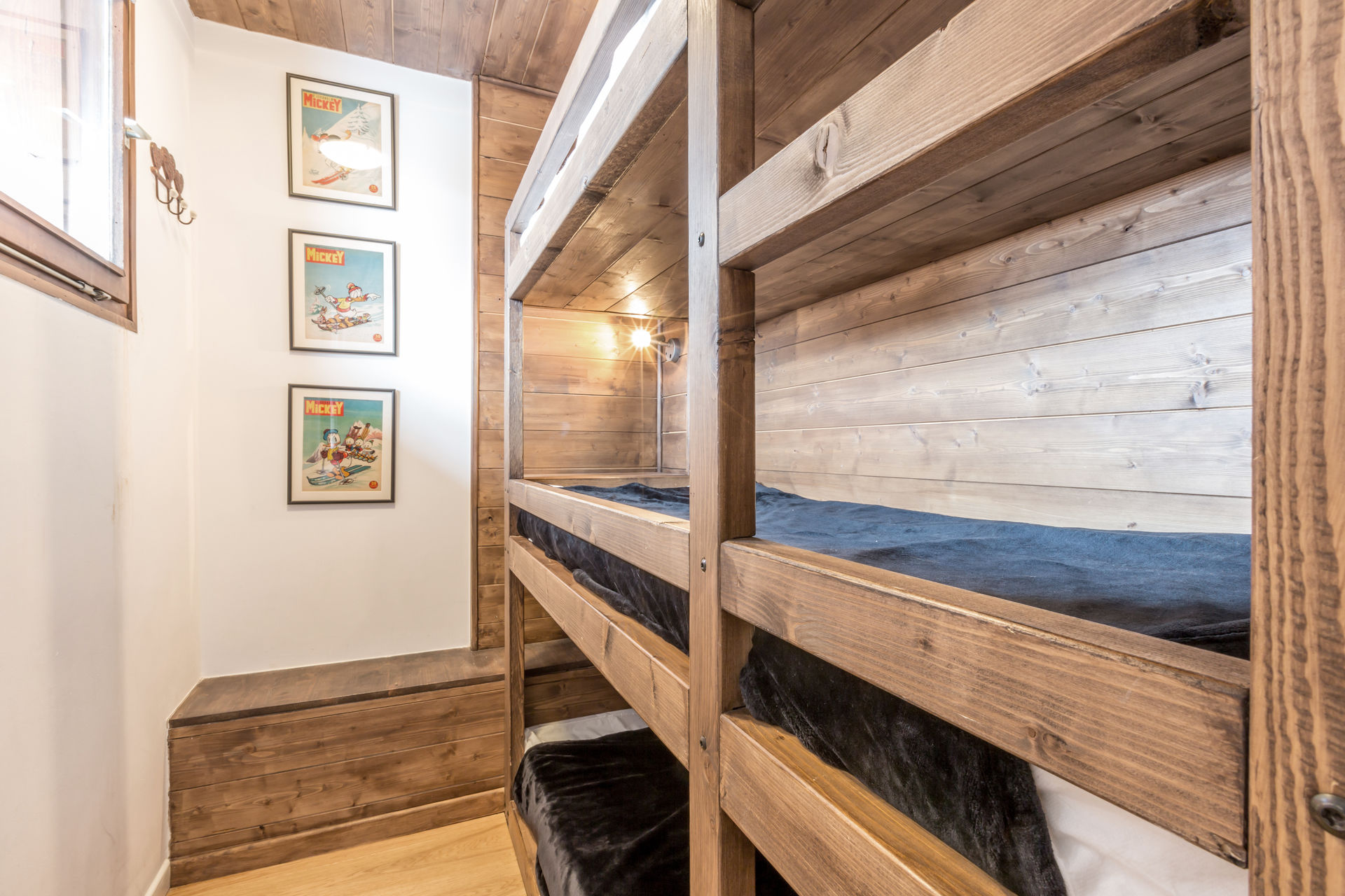 _lv_images__lot_0000220025_07_1458219