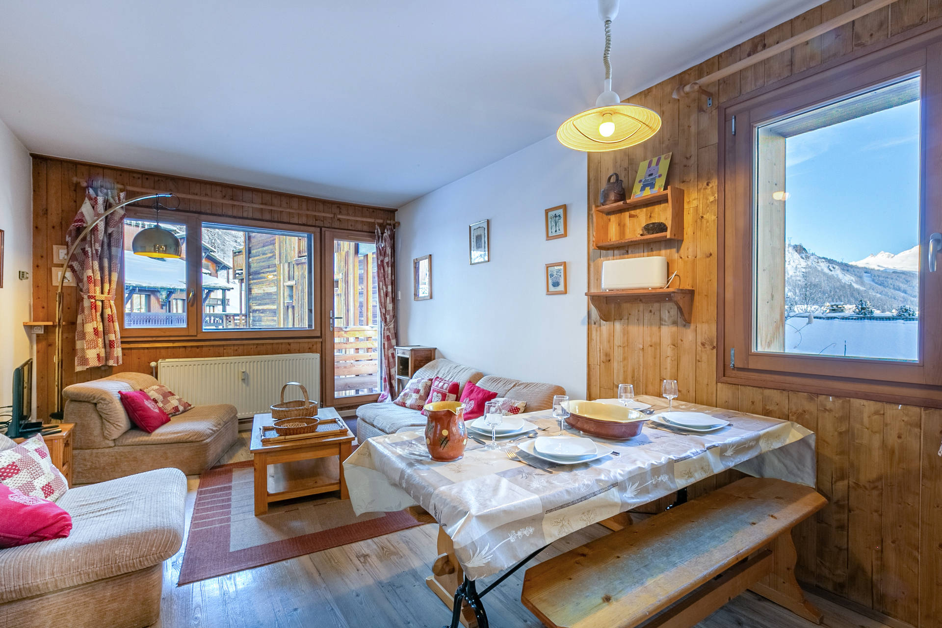 _lv_images__lot_0000220030_03_1457422