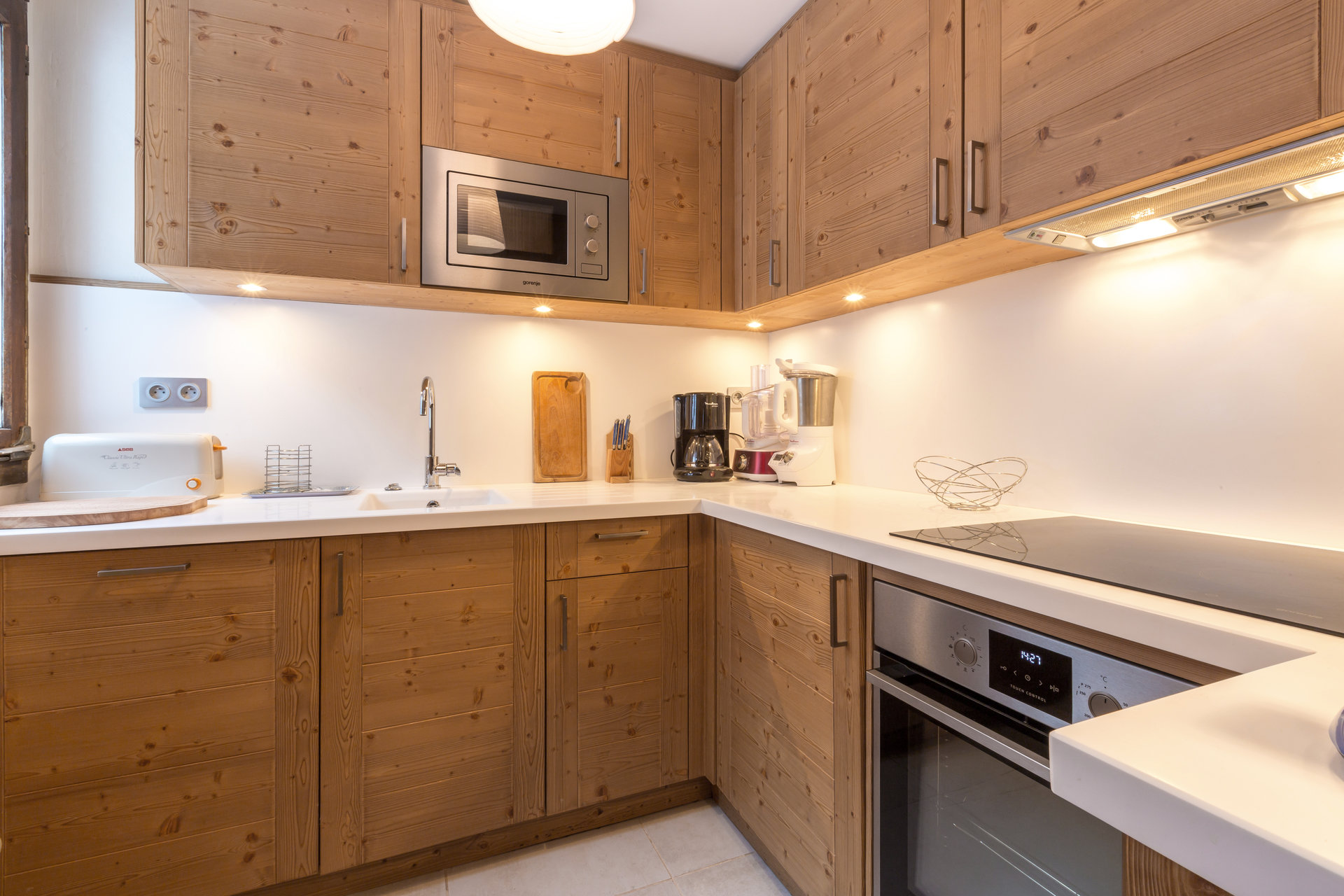 _lv_images__lot_0000230018_05_1457133