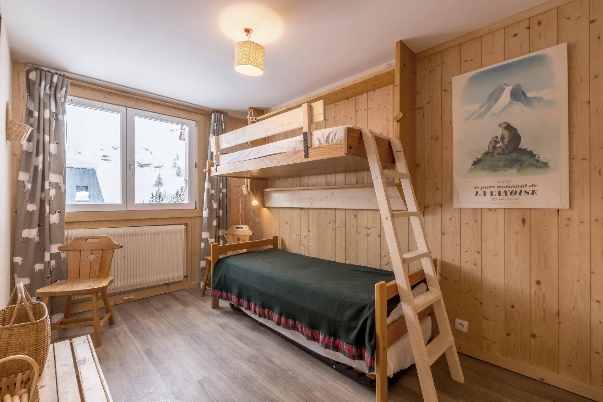 _lv_images__lot_0000230021_08_1455027