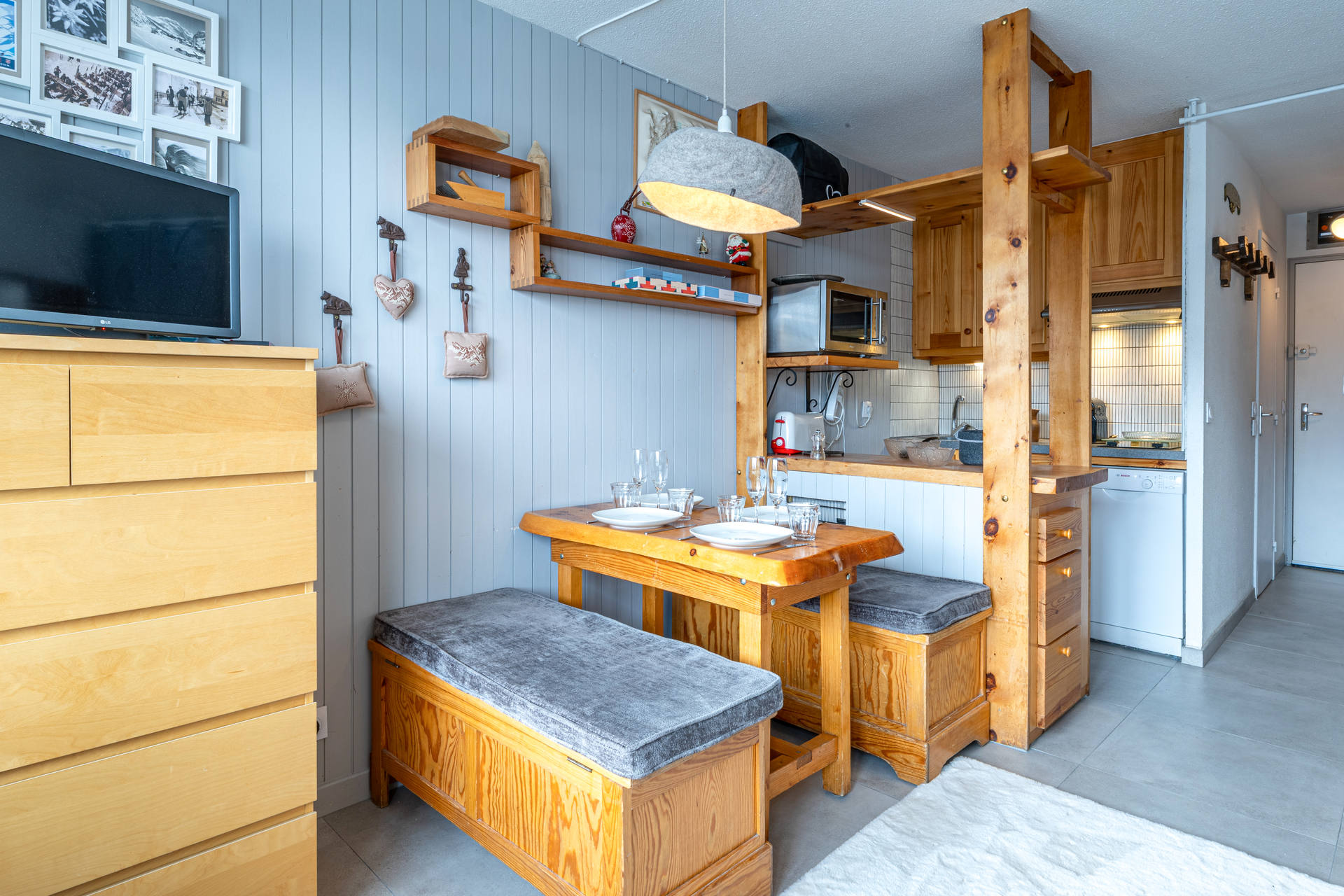 _lv_images__lot_0000240033_02_1456498